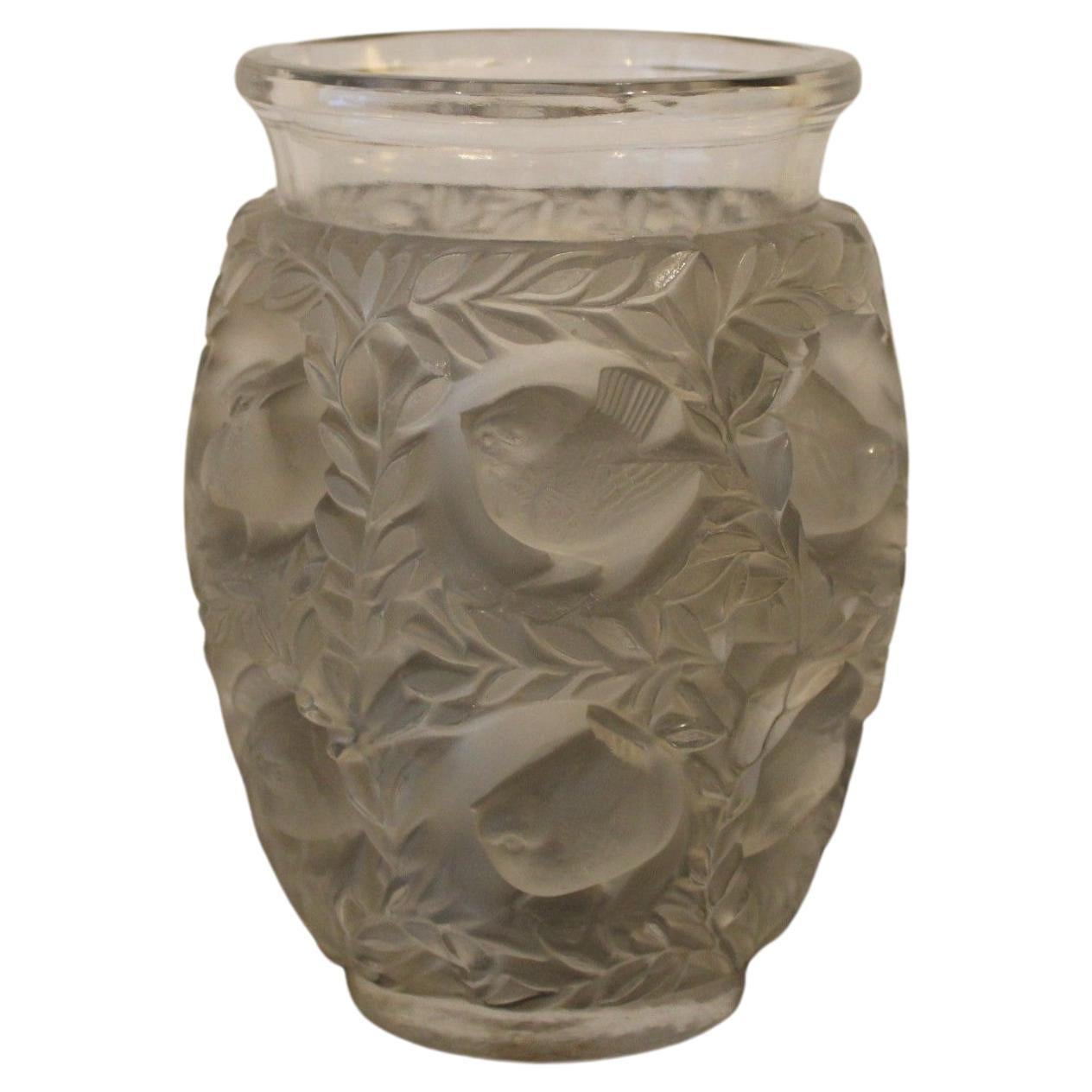 Vase ovode, ""Bagatelle"". Modle de Ren Lalique, France en vente