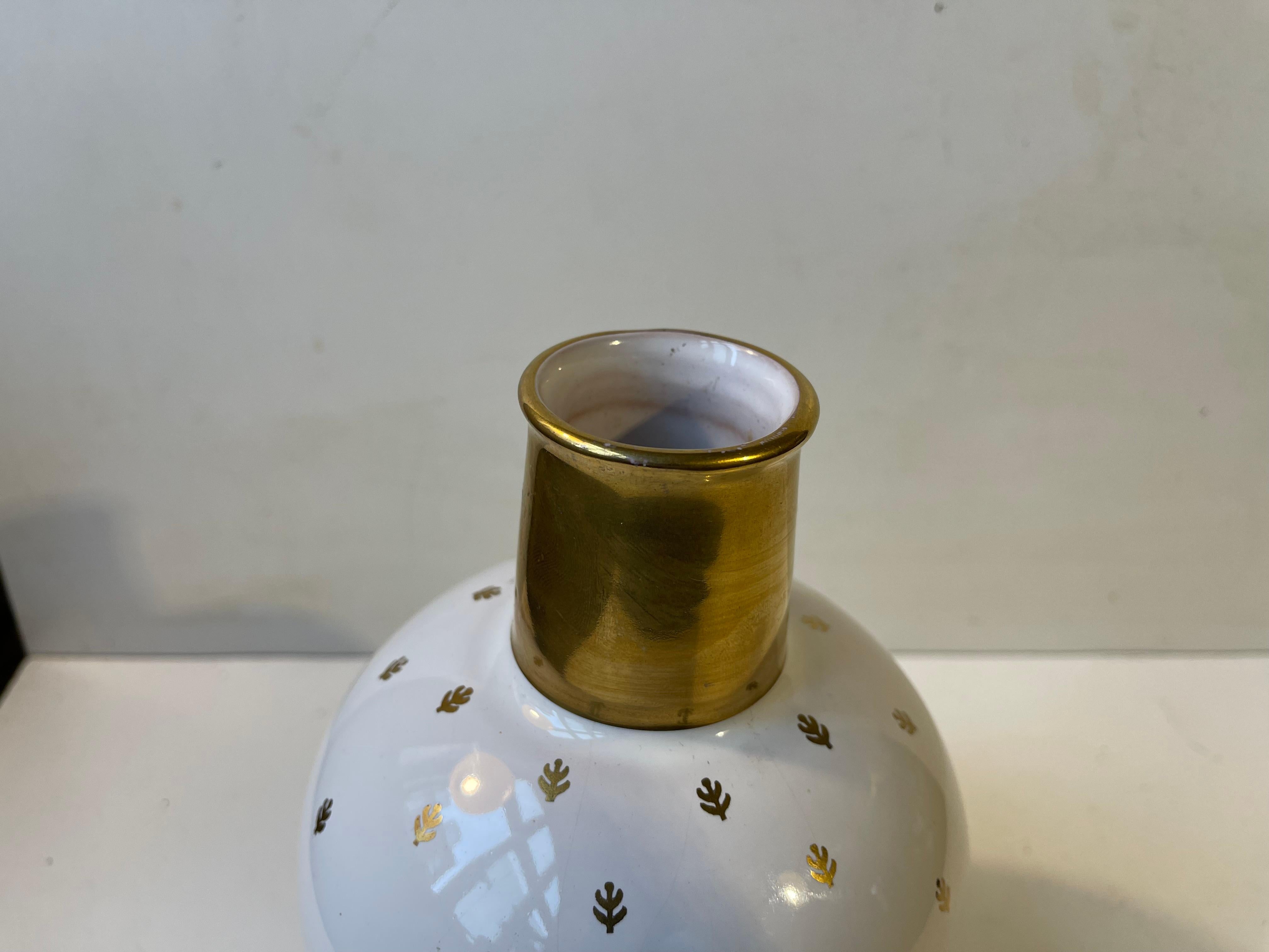 Mid-Century Modern Ovoid White & Gold Glazed Ceramic Vase in the style of Wilhelm Kåge For Sale