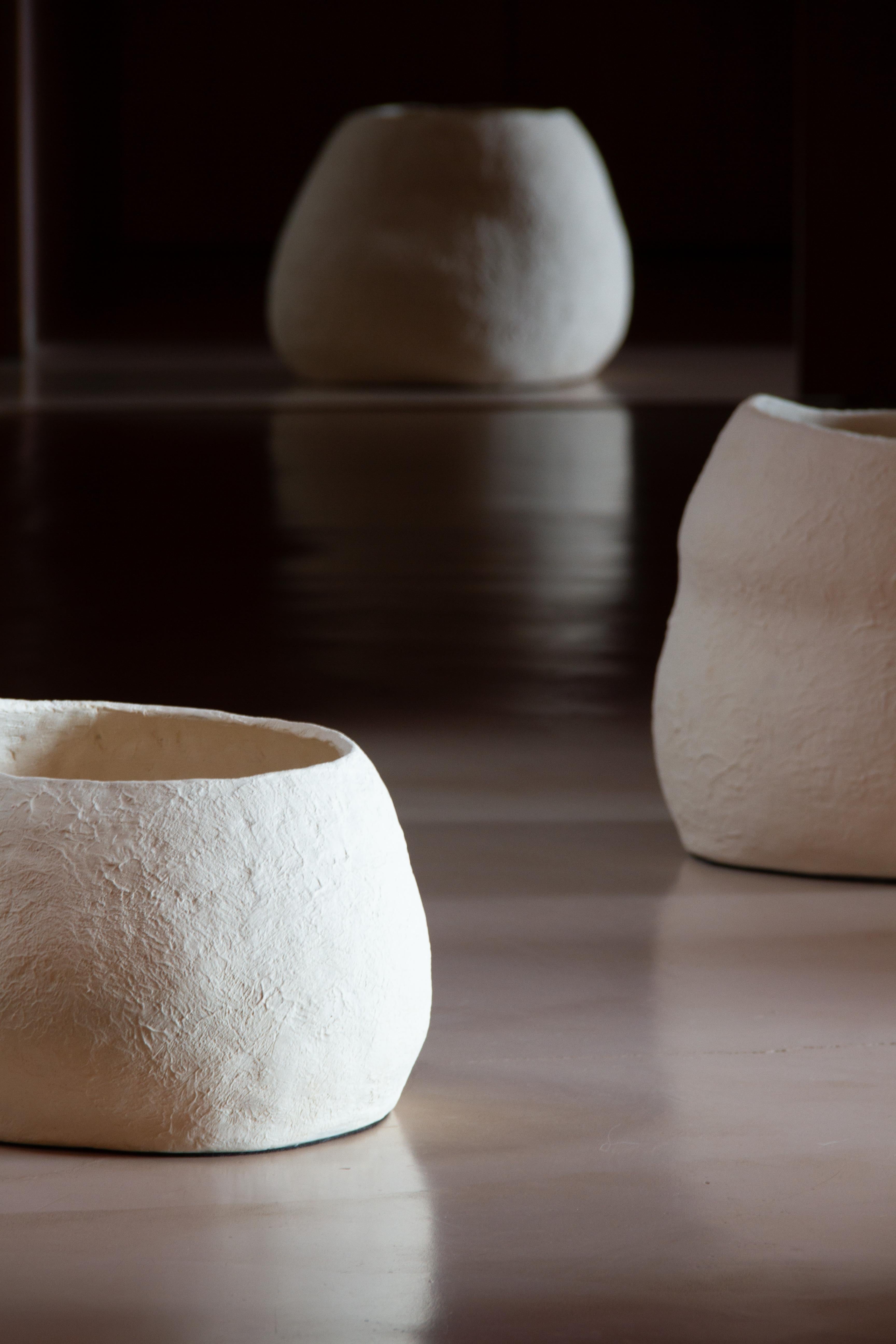 Vaso Ovos No. 3 in gres bianco di Studio Cupla in vendita 4