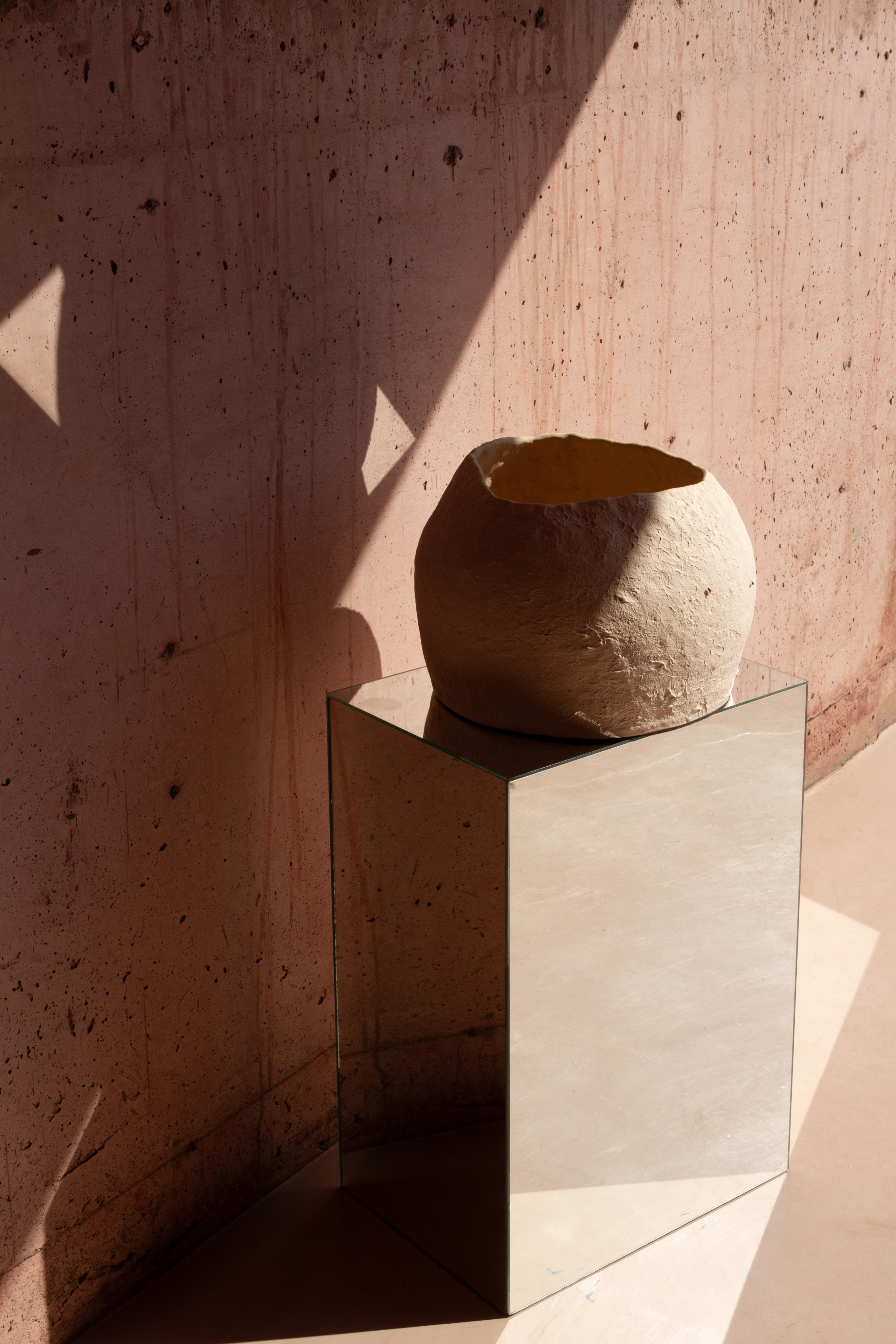 Vaso Ovos No. 3 in gres bianco di Studio Cupla in vendita 6