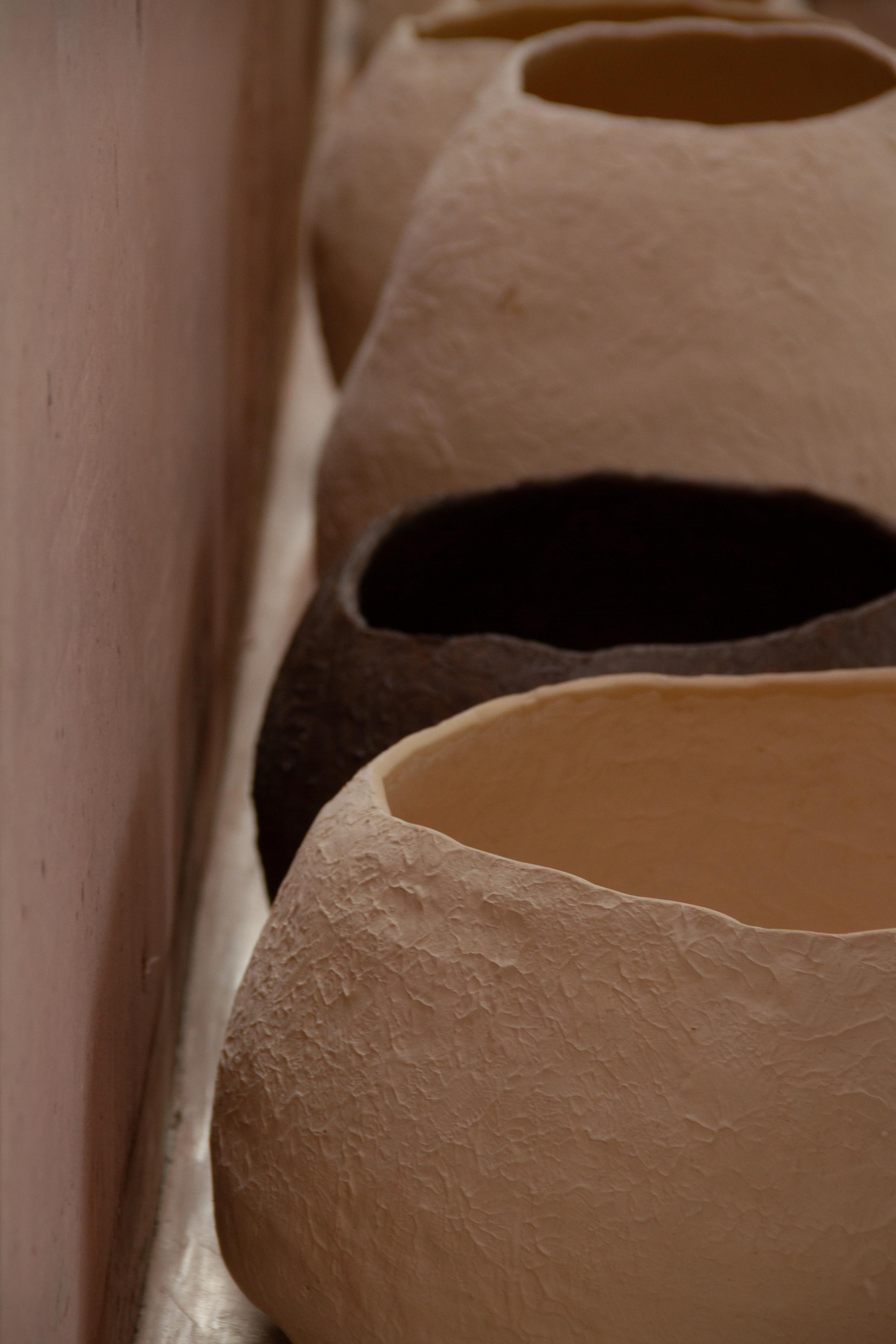 Vaso Ovos No. 3 in gres bianco di Studio Cupla in vendita 9