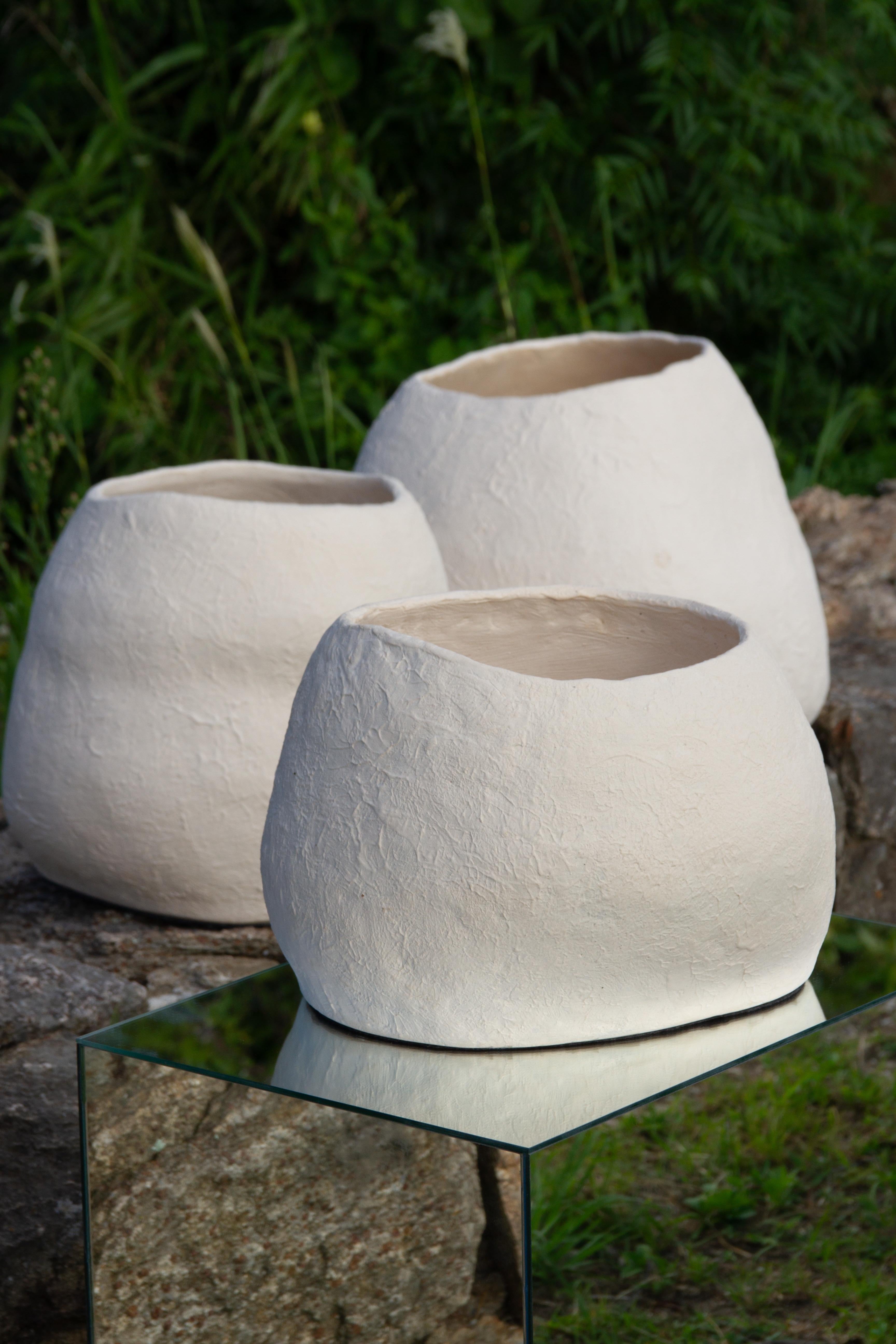 Vaso Ovos No. 3 in gres bianco di Studio Cupla in vendita 10