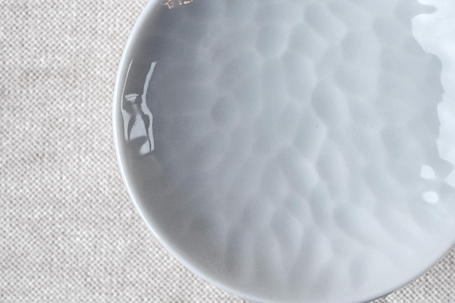 • Small porcelain side dish
• 7,5 cm ø x 3,5 cm
• Perfect for a sexy amuse-bouche, a pre-dessert or side dish
• Also works for the essential coarse sea salt on the table
• White glazed
• Designed in Amsterdam / handmade in France
• True