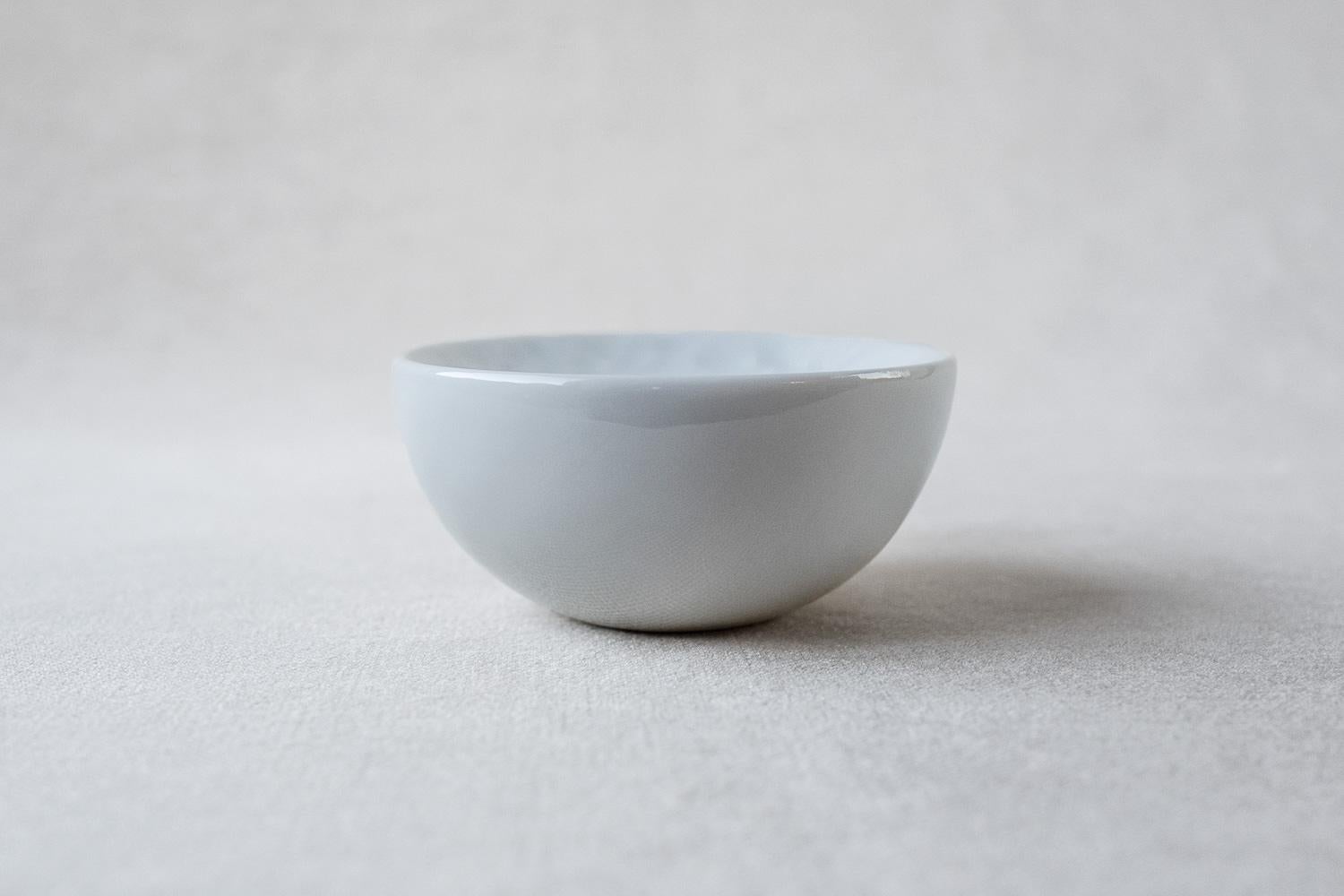 Ovum. nº9 / white/ side dish - handmade porcelain tableware In New Condition For Sale In Amsterdam, NL