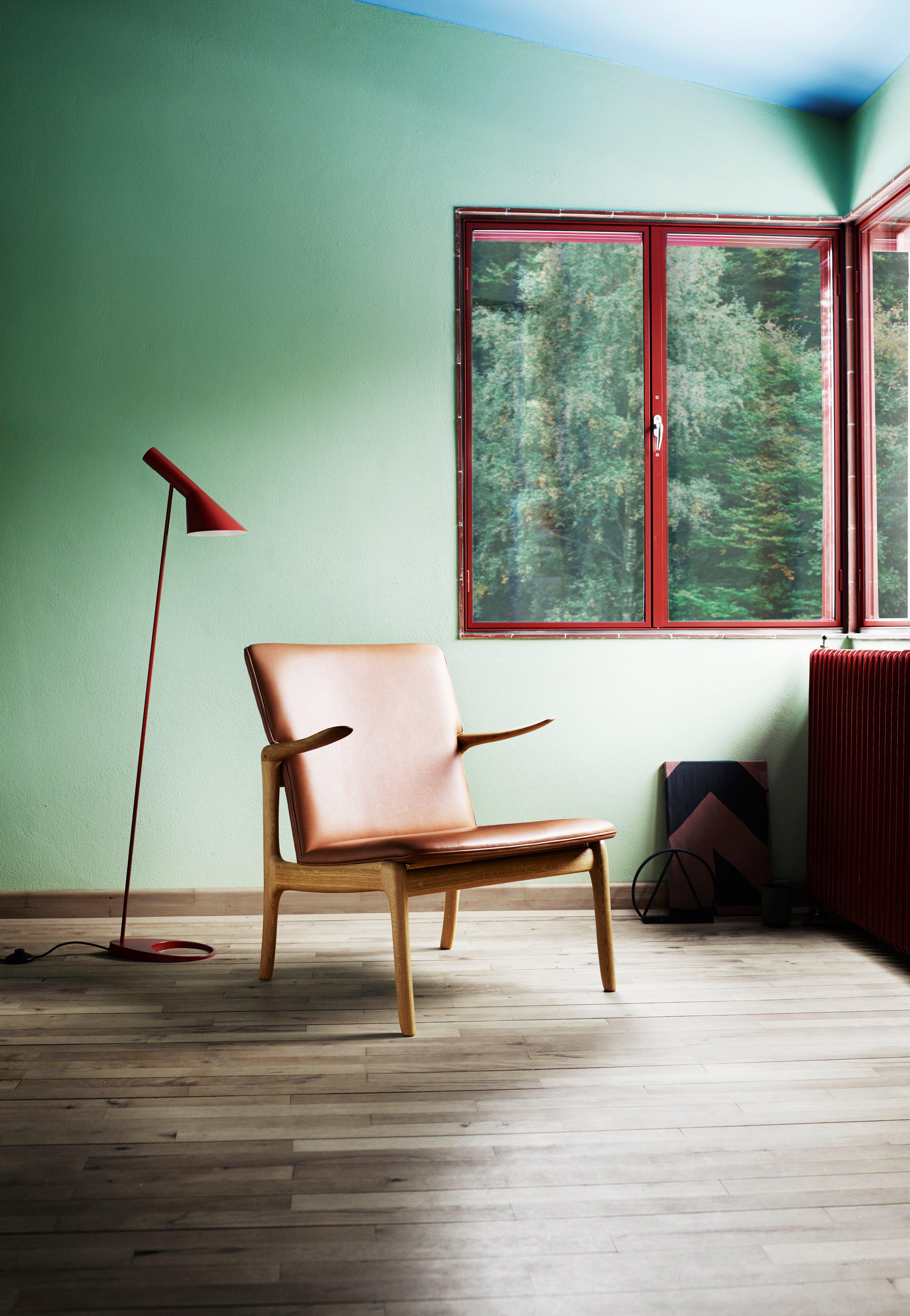 Danish OW124 Beak Chair in Walnut Oil with Thor 377 Leather by Ole Wanscher