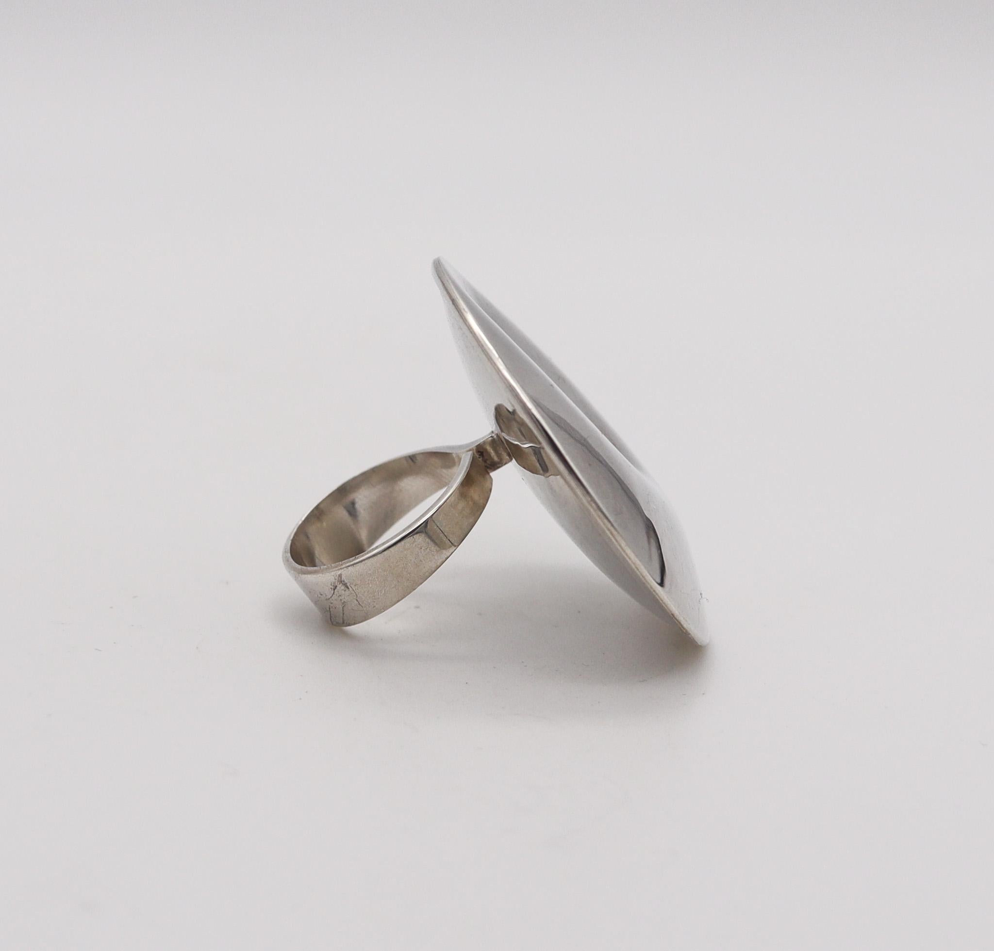 Owe Johansson 1970 Finland Modernist Domed Ring in Solid .925 Sterling Silver In Excellent Condition For Sale In Miami, FL