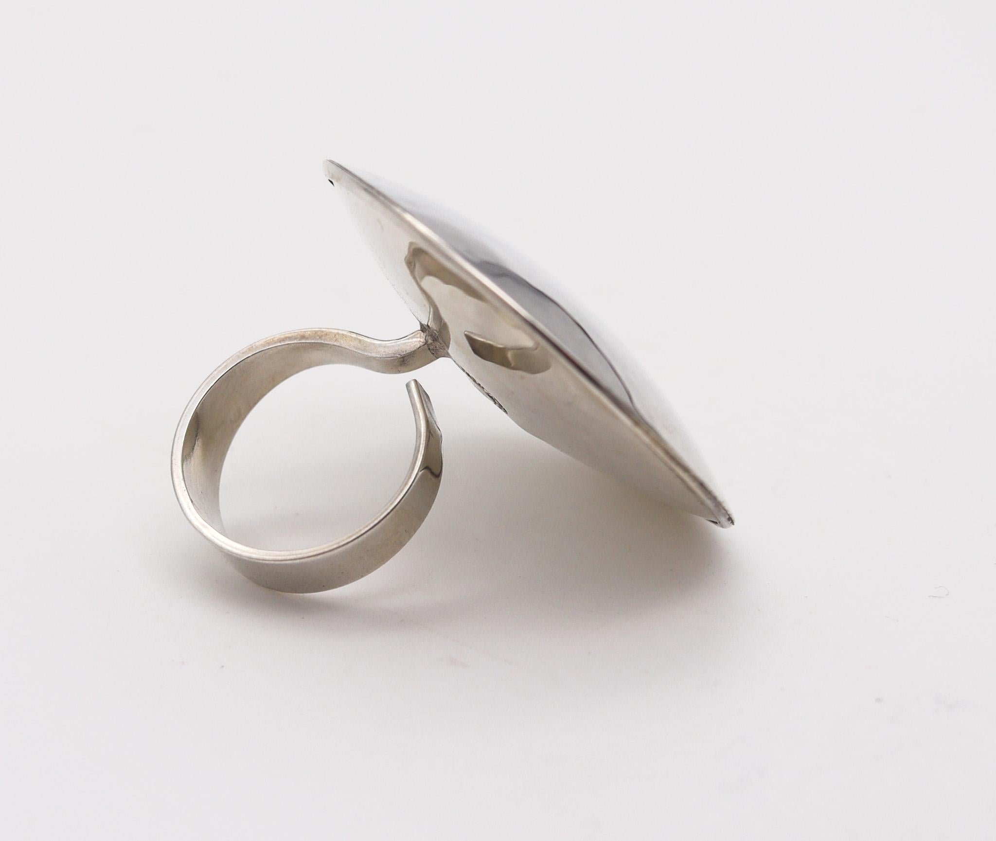 Owe Johansson 1971 Finland Modernist Domed Ring in Solid .925 Sterling Silver In Excellent Condition For Sale In Miami, FL