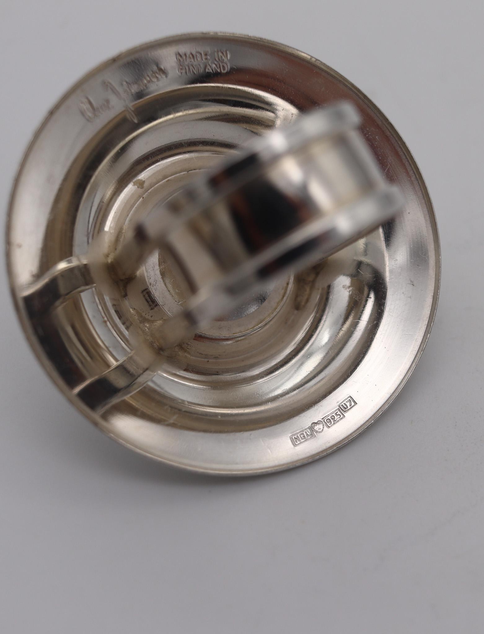 Owe Johansson 1973 Finnland Modernistischer Ring aus massivem .925 Sterlingsilber und Sodalith Damen im Angebot