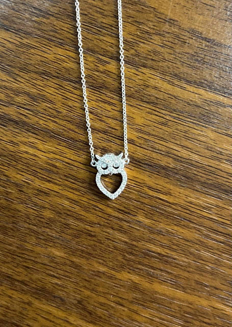 Donna Gufo Uccello Cuore Simbolo Diamanti Motivo aureola Collana a catena in oro bianco 18K in vendita