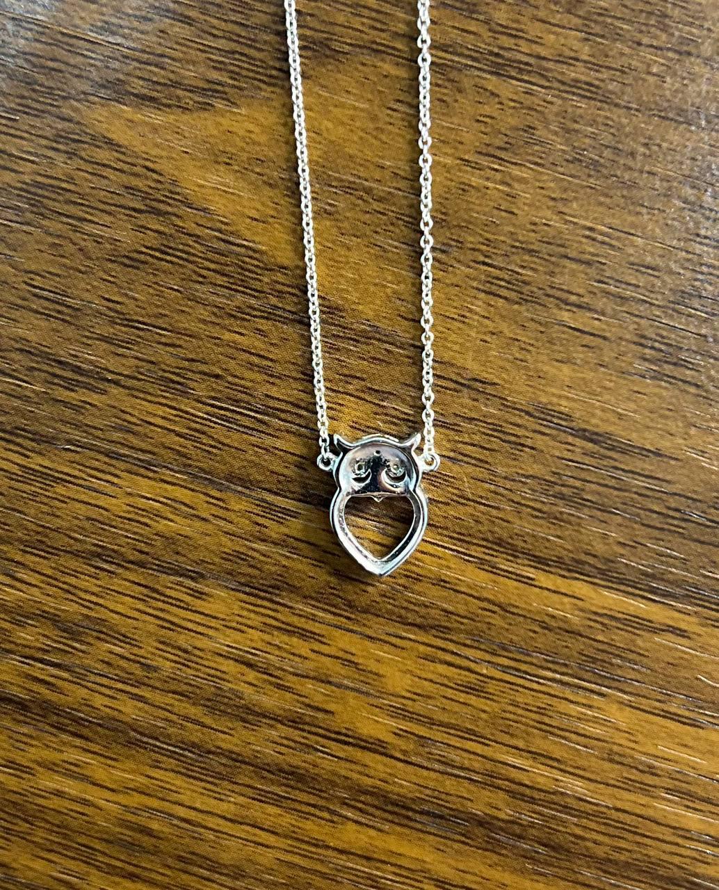 Gufo Uccello Cuore Simbolo Diamanti Motivo aureola Collana a catena in oro bianco 18K in vendita 2