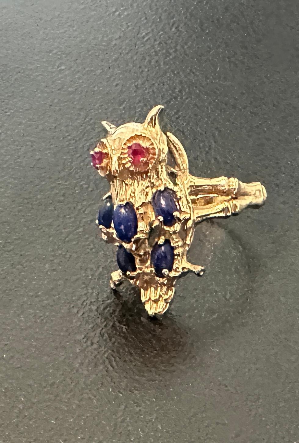 Anello Gufo Uccello Lapislazzuli Rubino Retrò Midcentury Oro giallo 14 carati in vendita 1