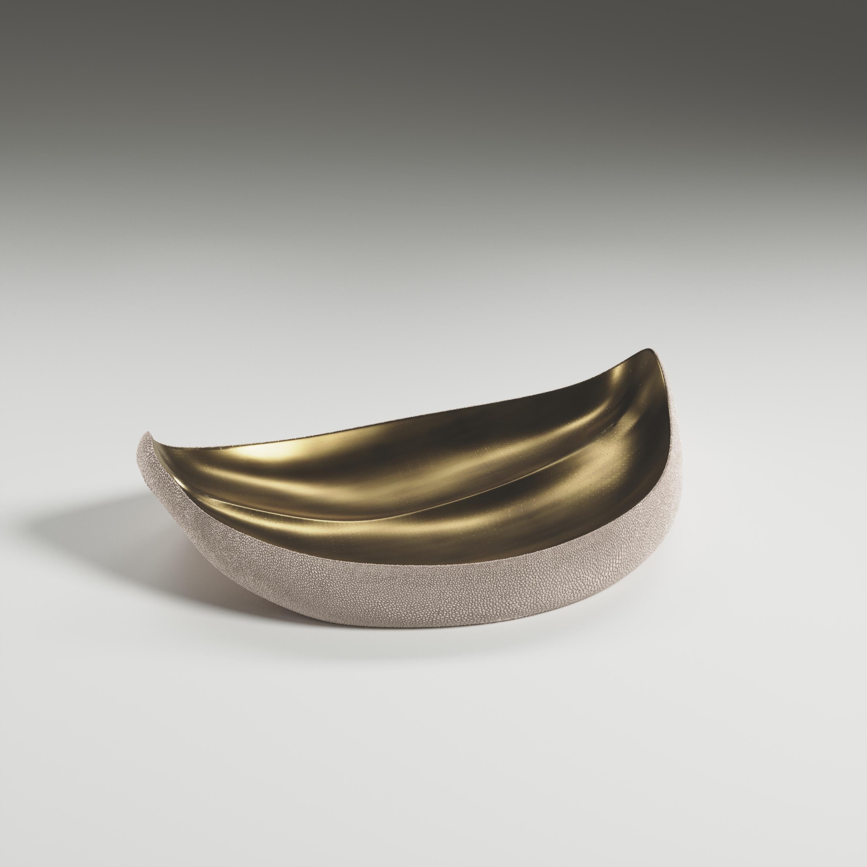Schale mit Eule aus cremefarbenem Chagrin und Bronze-Patina-Messing von R&Y Augousti (Art déco) im Angebot