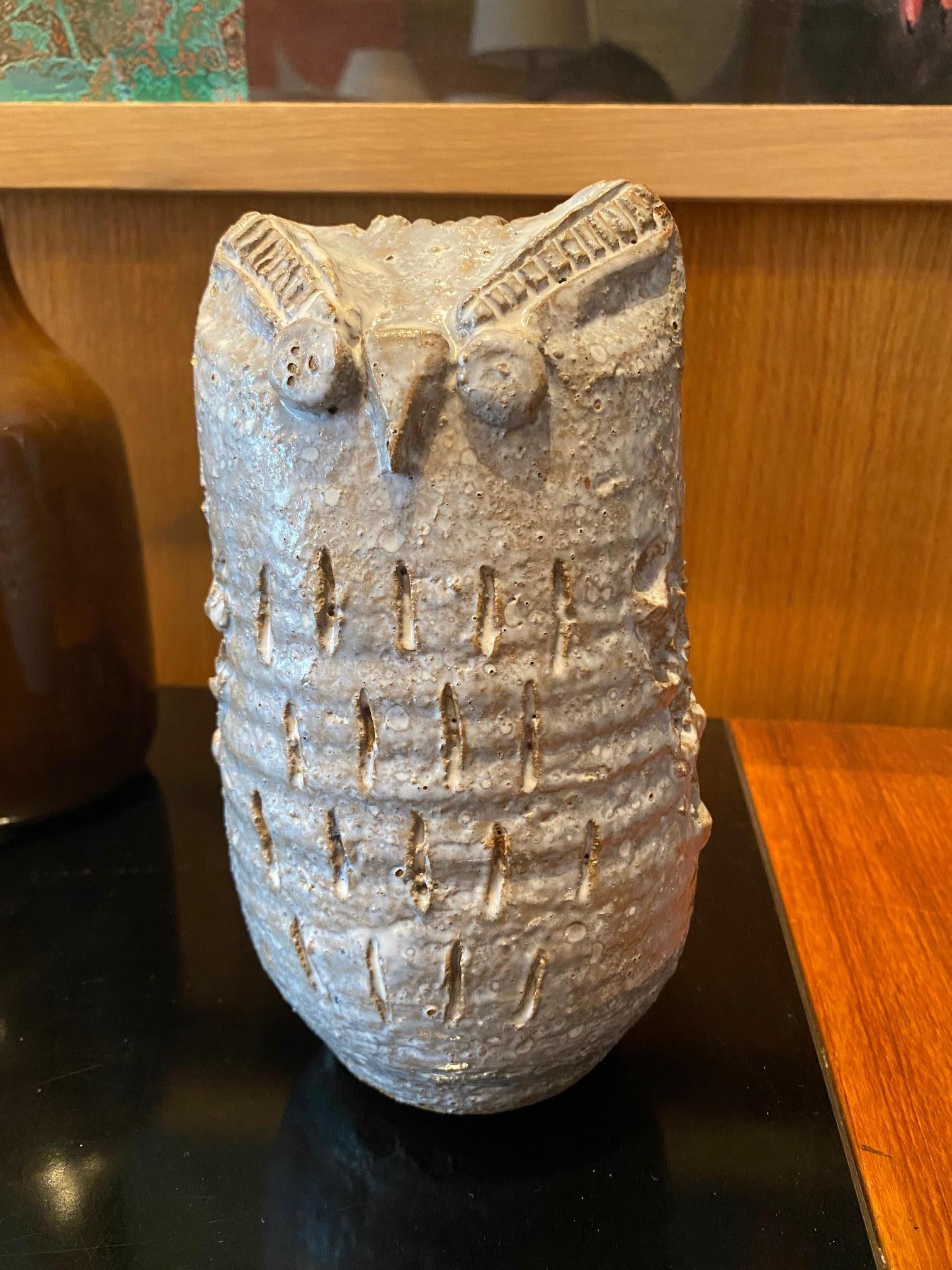 Ceramic sculpture representing an owl by Les Argonautes, France, 1960s
Les Argonautes (Frédérique Bourguet and Isabelle Ferlay), French workshop created in Vallauris, south of France, in 1953 and active until the death of Frederique Bourguet in
