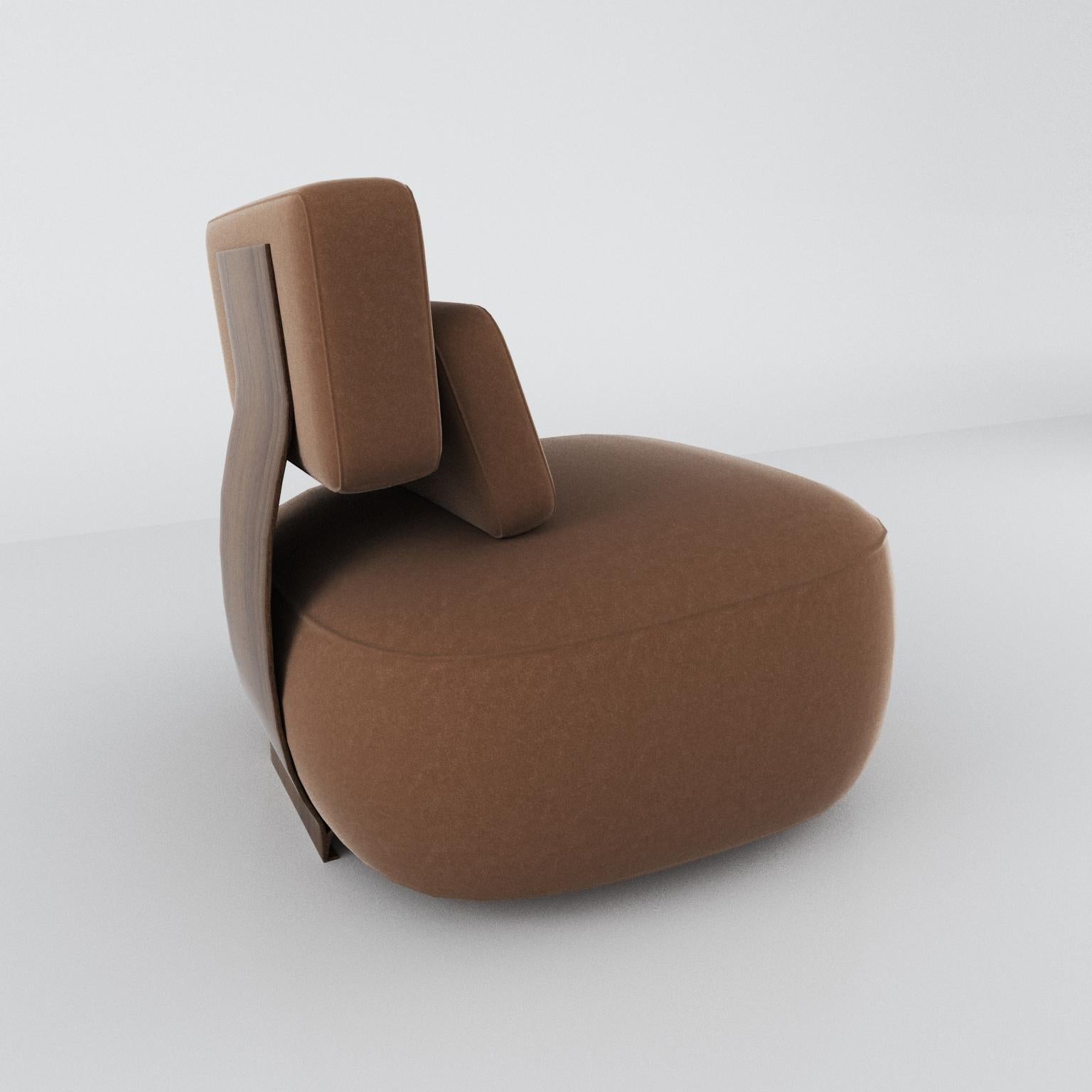 Winding chair has a sophisticated design to improve your décor and add a modern layout to the ambient.

Item Finish:
UPHOLSTERY AND PILLOW: FABRIC Caramel - 965023 S
BACKREST STRUCTURE: Dark Gray 

NOTE: THE IMAGES ARE ILLUSTRATIVE, THE FINISHES ARE