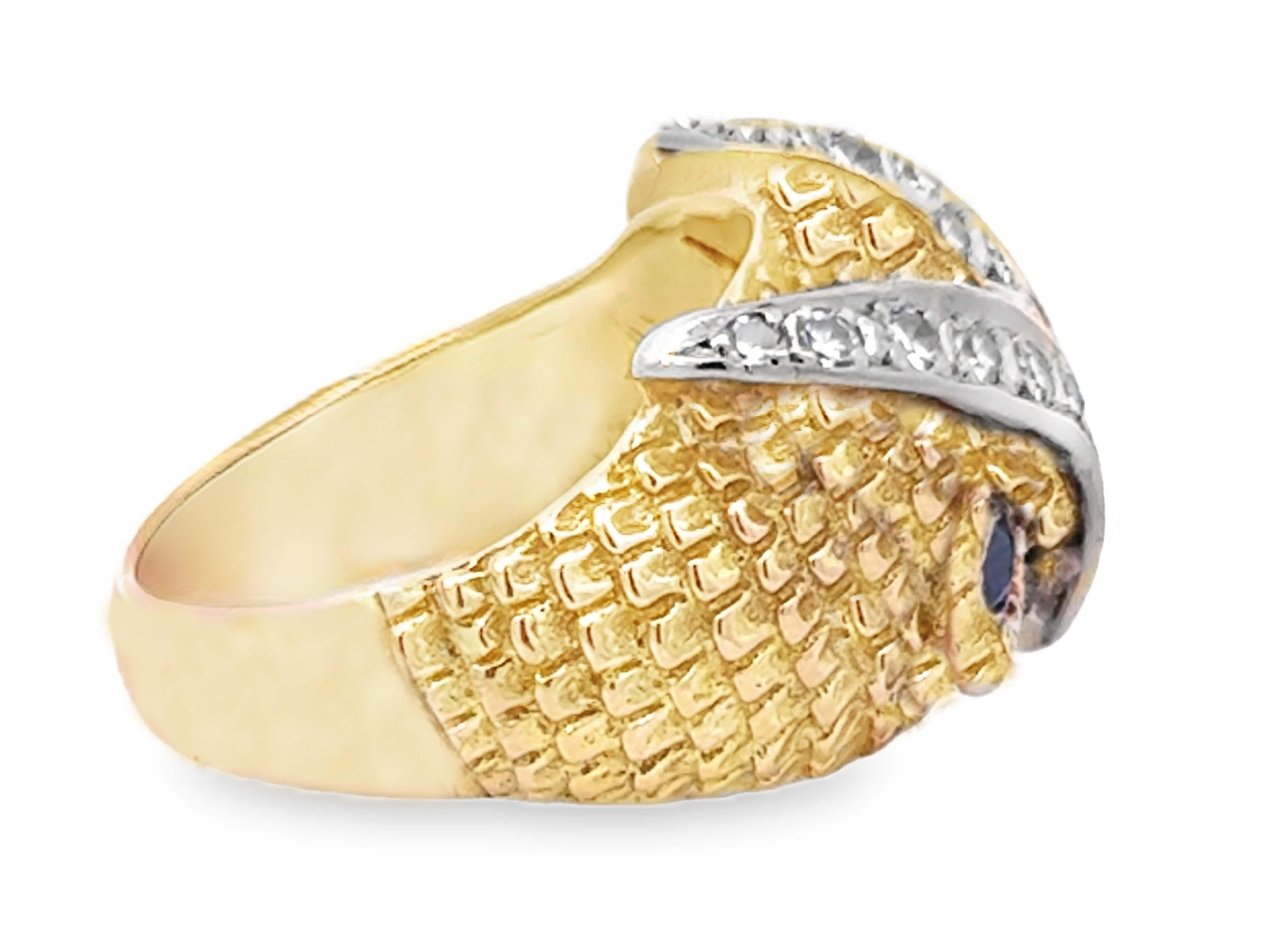 Owl Diamond and Sapphire Eyes Gold Ring 14K Solid Gold 11.4 Grams Size 5.5 In Excellent Condition For Sale In Honolulu, HI