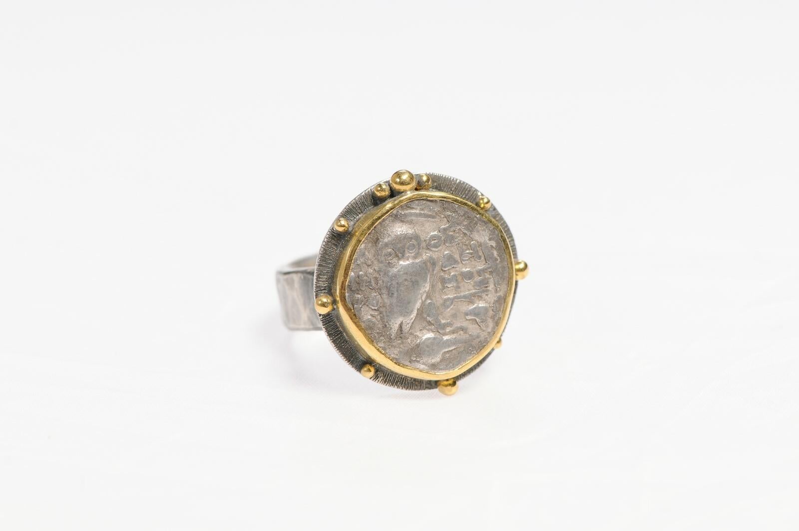 Owl Drachm Ring in 22k & sterling silver In Excellent Condition For Sale In Atlanta, GA