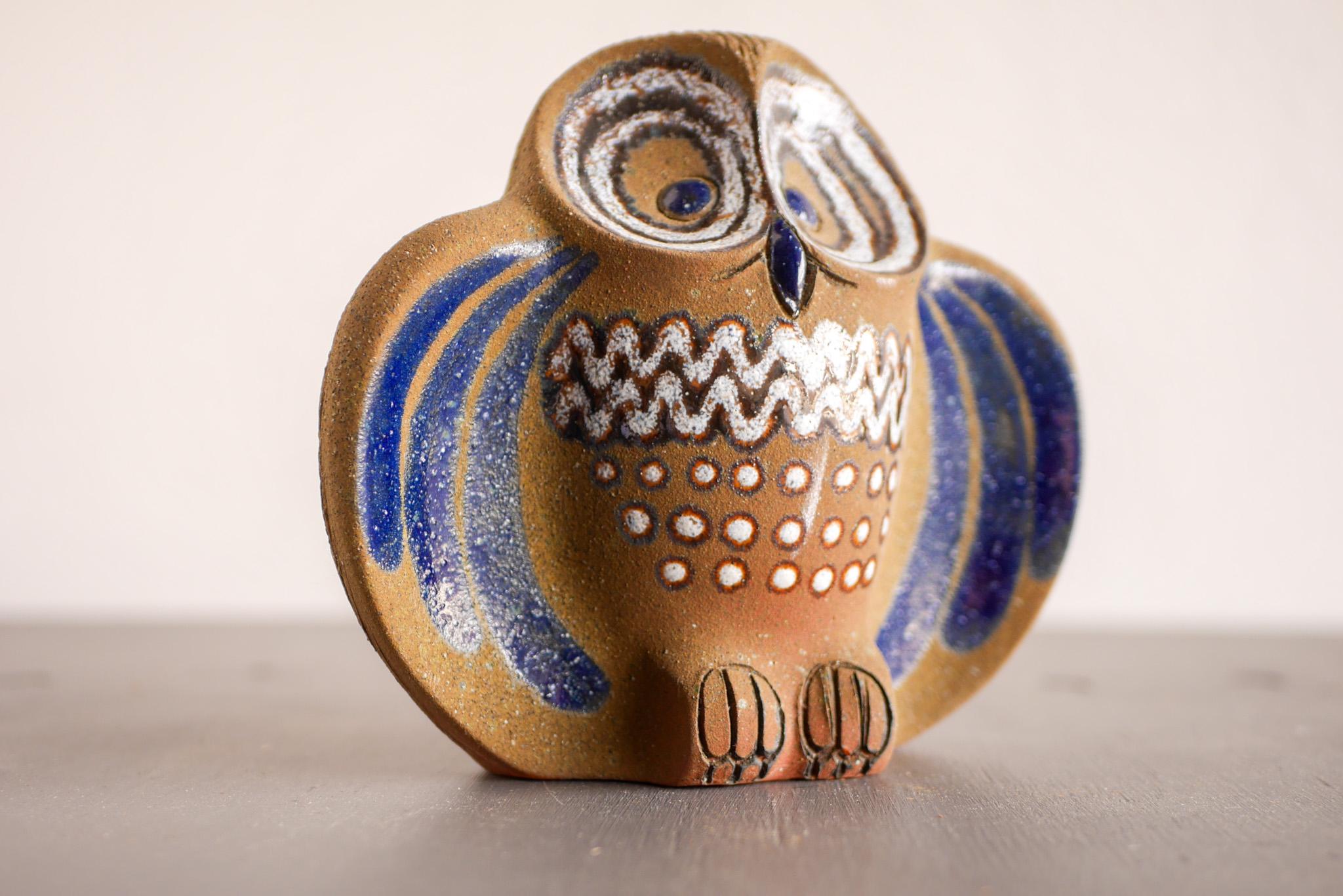 Figurita de búho en cerámica de Thomas Hellström para Nittsjö, Suecia en Bueno estado para la venta en Skarpnäck, SE