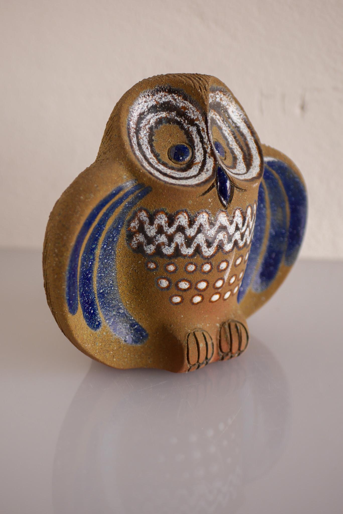 Figurita de búho en cerámica de Thomas Hellström para Nittsjö, Suecia finales del siglo XX en venta