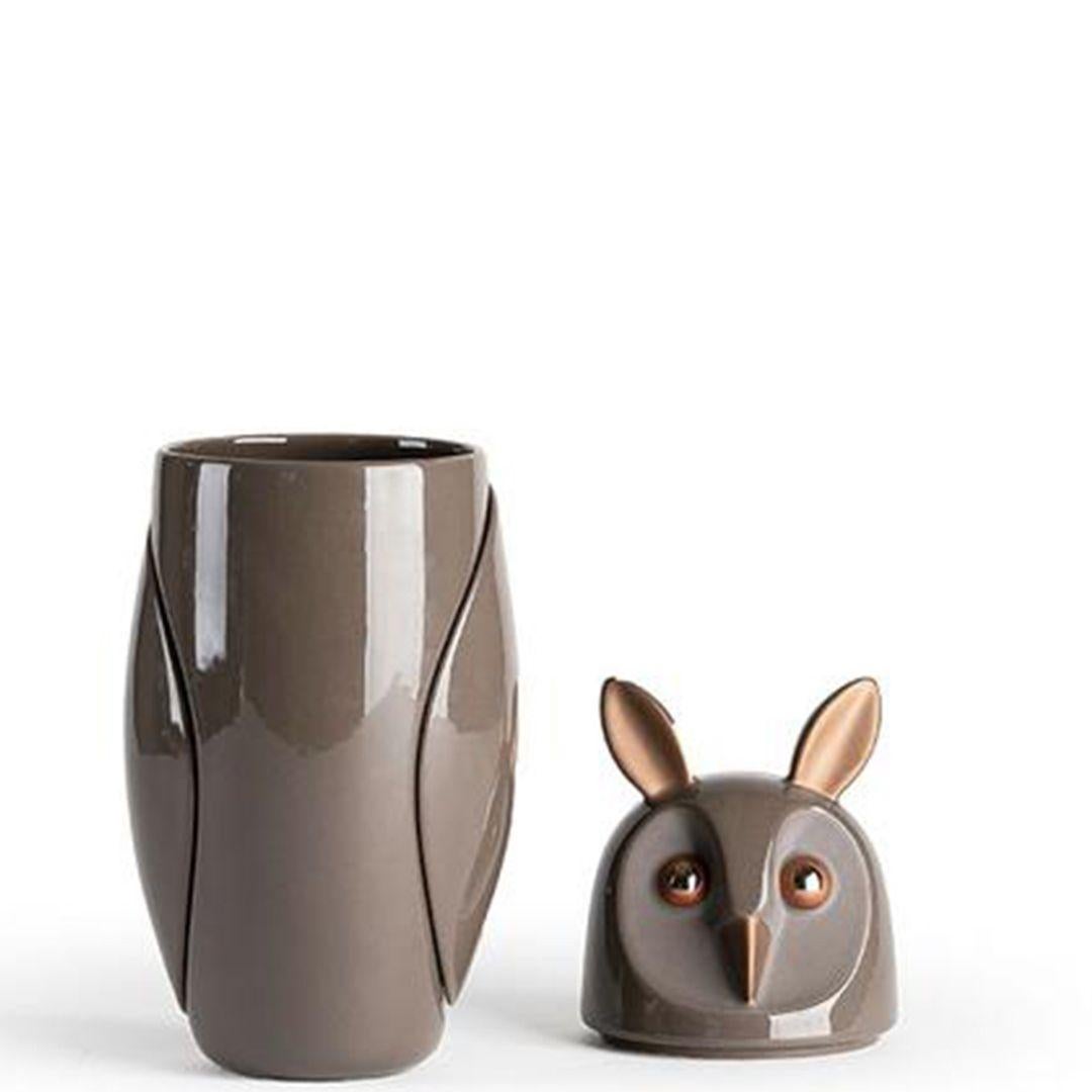 The Owls by Manolo Bossi is a collection designed for the brand Bosa that has an owl, an barn owl and a pygmy owl made of glazed ceramic hand-finished with precious metals (gold, copper, platinum).

There is a magic and mysterious world which