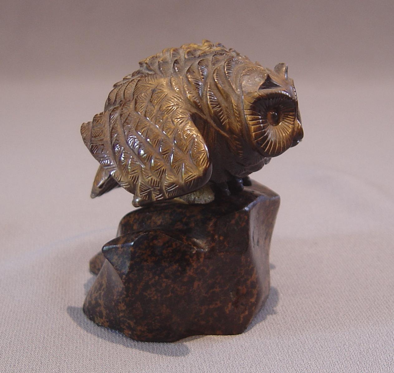 Agate Owl hand carved in Tigers Eye For Sale