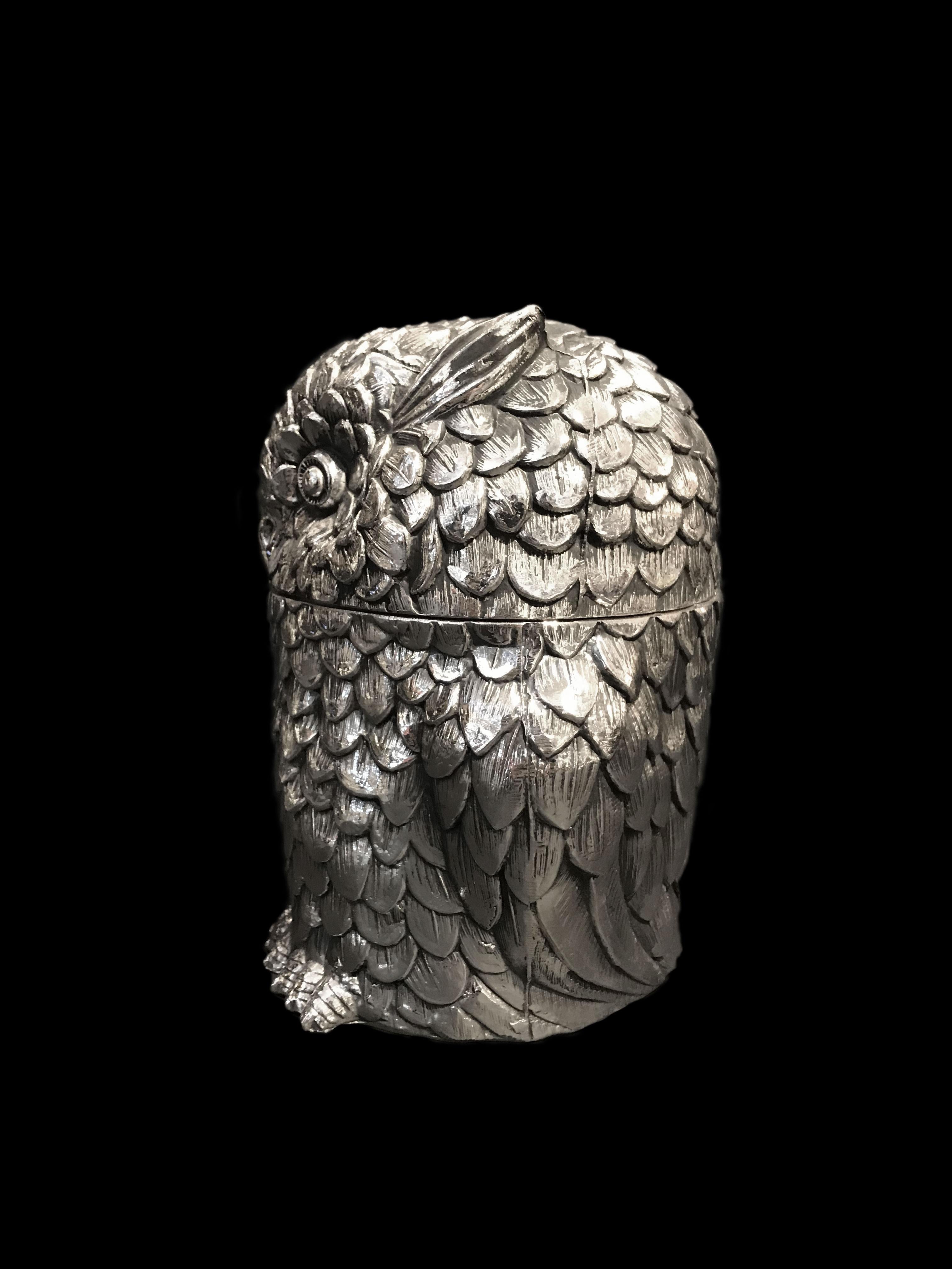 Owl ice bucket designed by Mauro Manetti, circa 1970. 
Productions realized after the 1960s had inside made of white plastic (instead of metal) and the outside is still made of silver plated cast aluminium.
Mark beneath the base 
