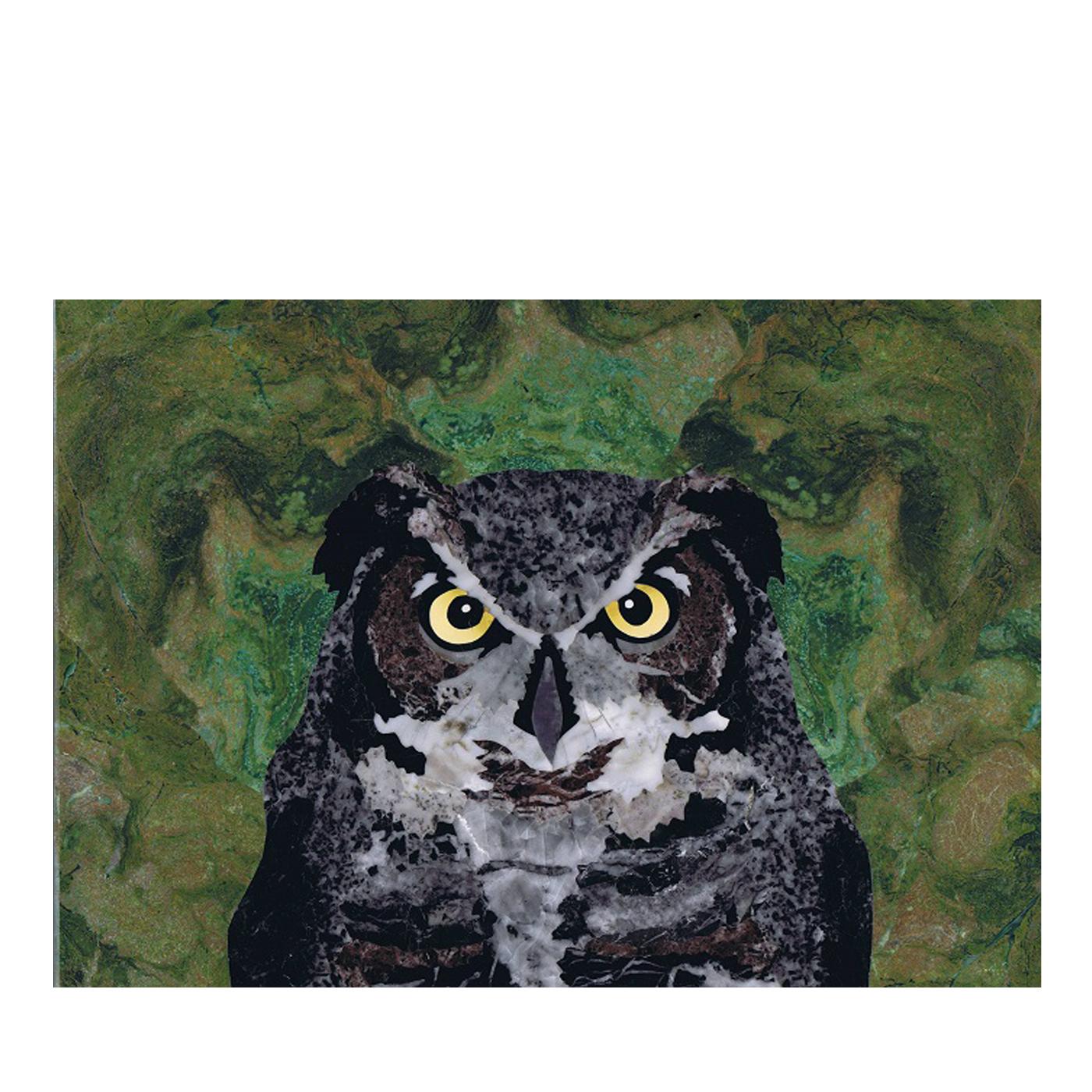 This exquisite Pietra Dura mosaic portraying an owl is sure to captivate attention and impress. Created using high-quality precious and semi-precious stones, it shows an impressive array of grey, black, and green hues that masterfully capture each