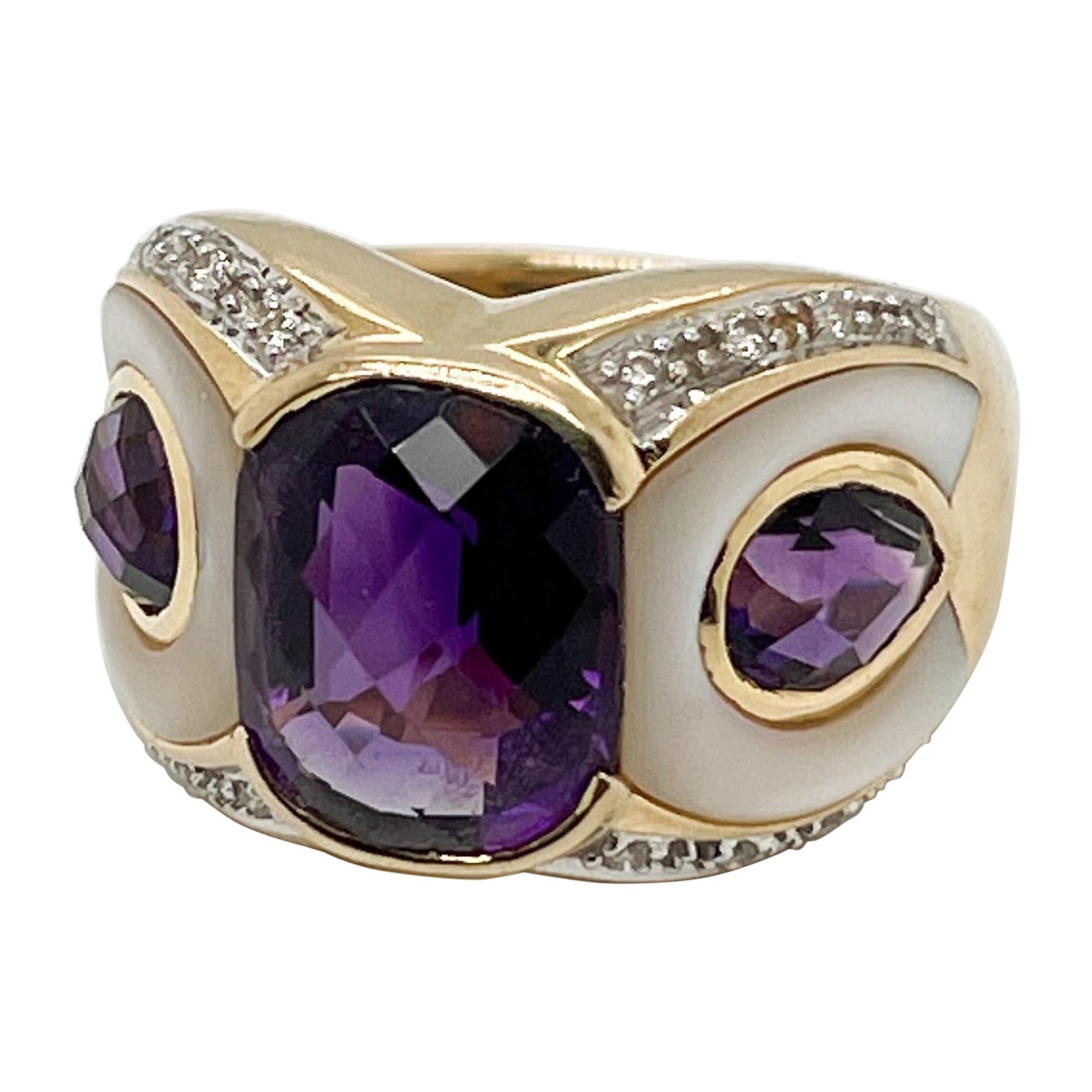 Anello Cocktail Gufo/Parrocchetto in oro 18k, madreperla, diamanti e ametista in vendita