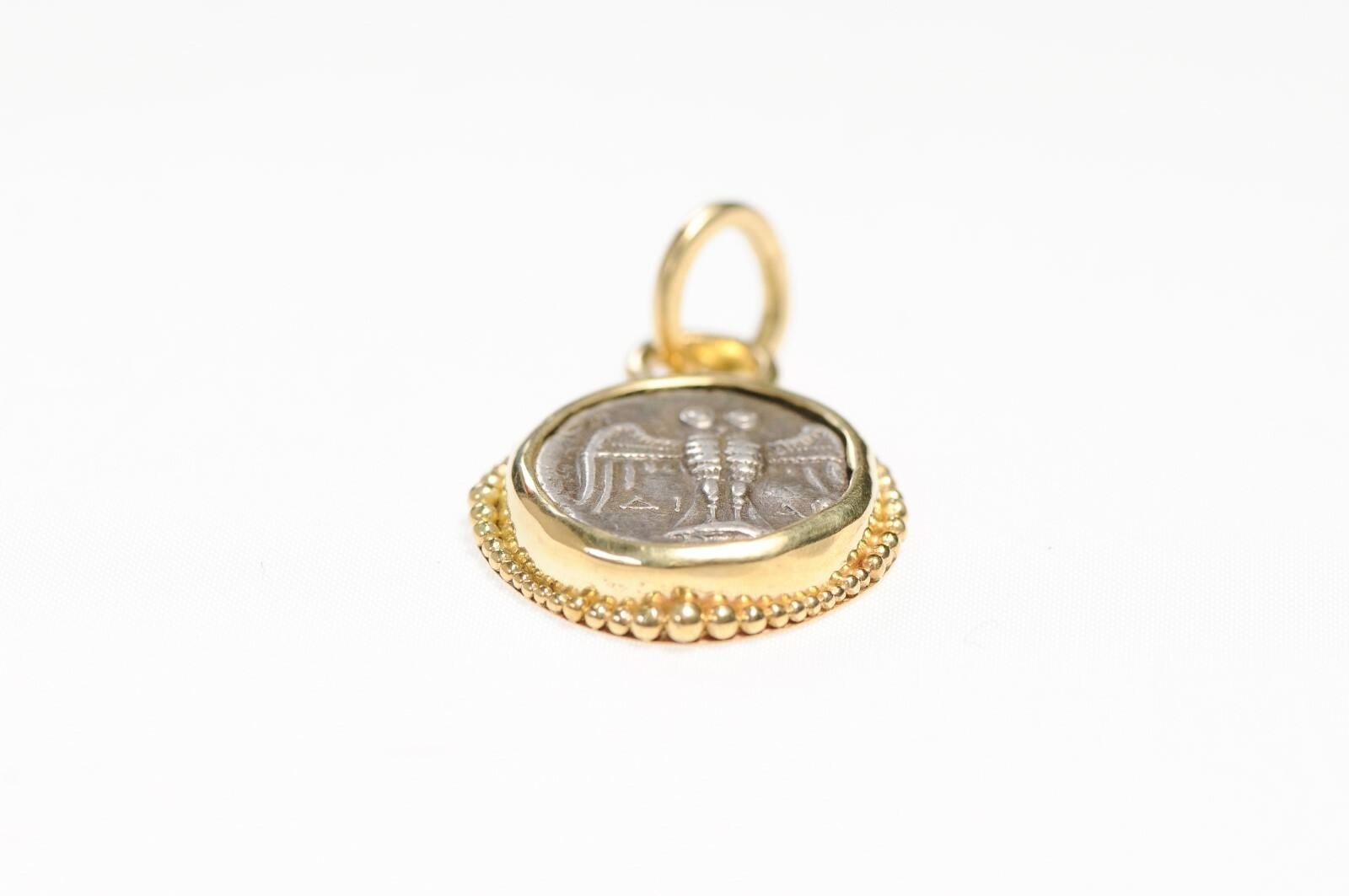 Classical Greek Owl Pendant 18kt Gold For Sale