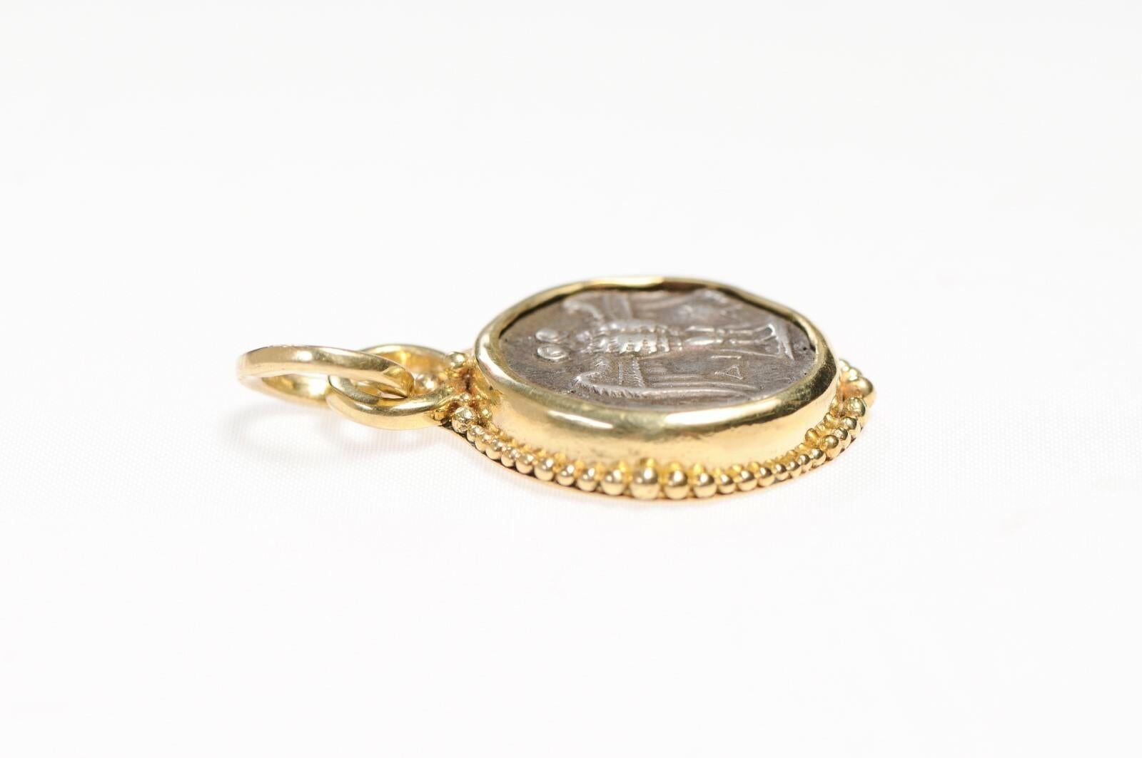 Ciondolo gufo in oro 18kt In condizioni ottime in vendita a Atlanta, GA