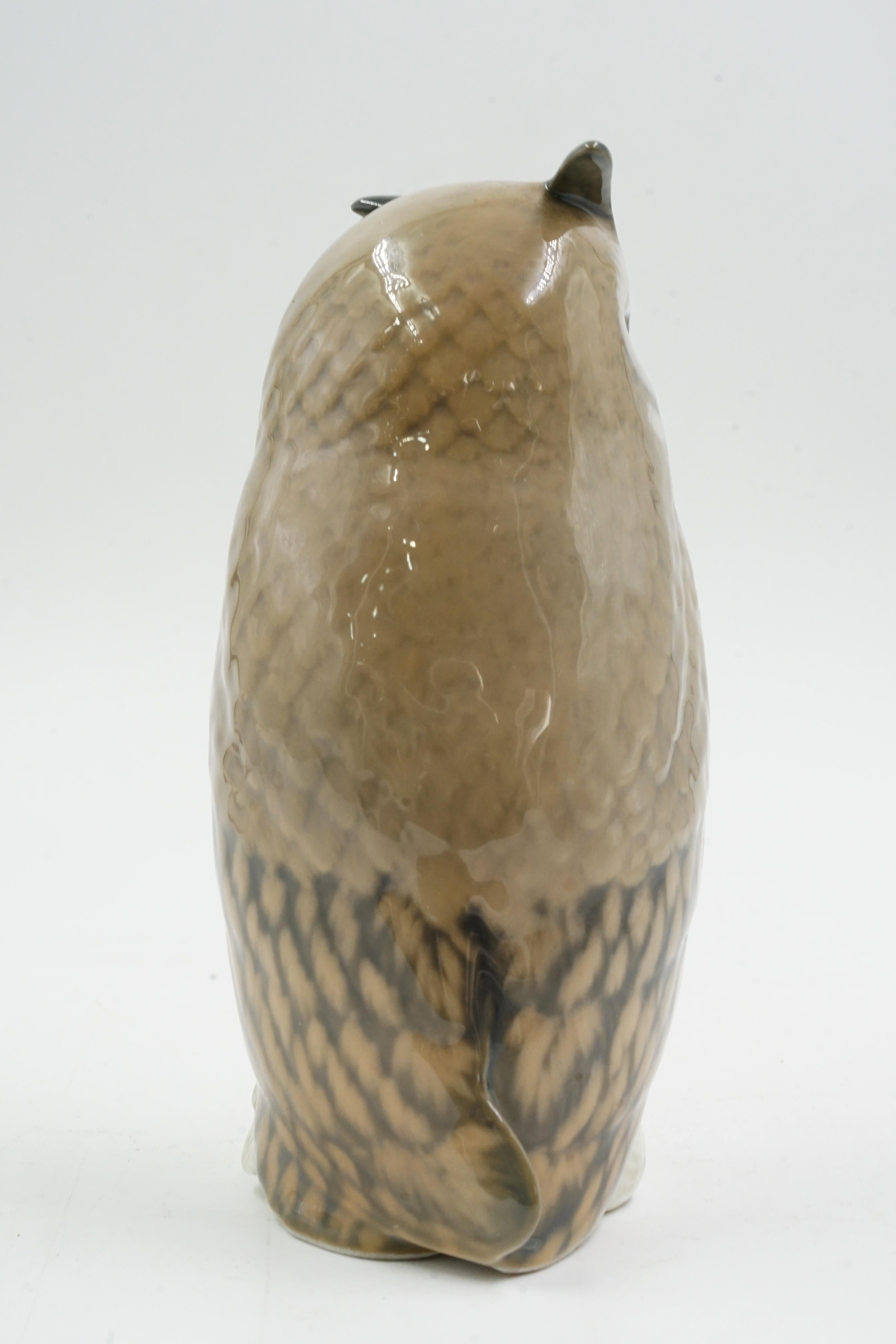 Owl sculpture in Royal Copenhaem porcelain In Good Condition For Sale In Buenos Aires, Argentina