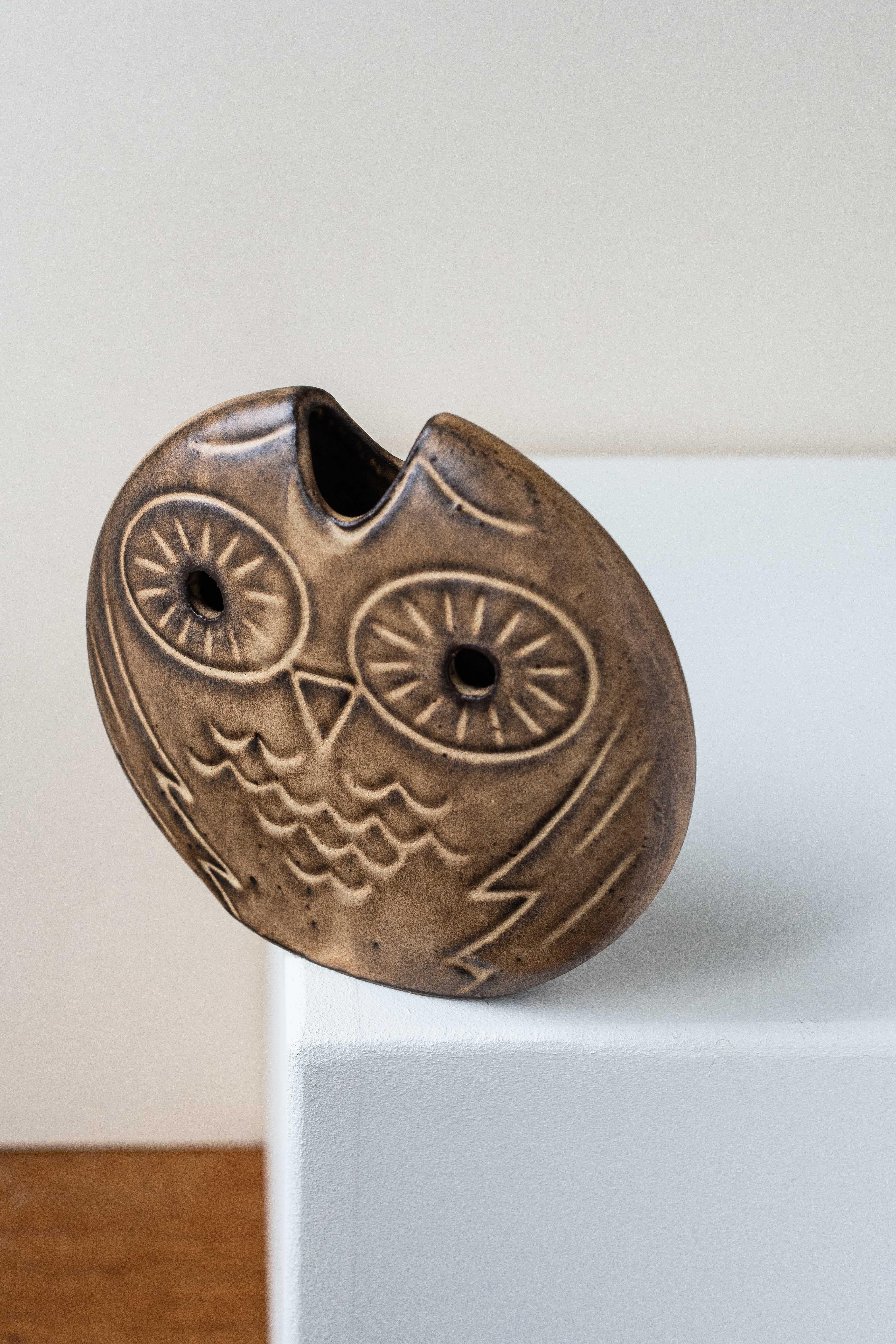 Owl Vase Ceramic sandstone 1970s In Excellent Condition For Sale In ROUEN, FR