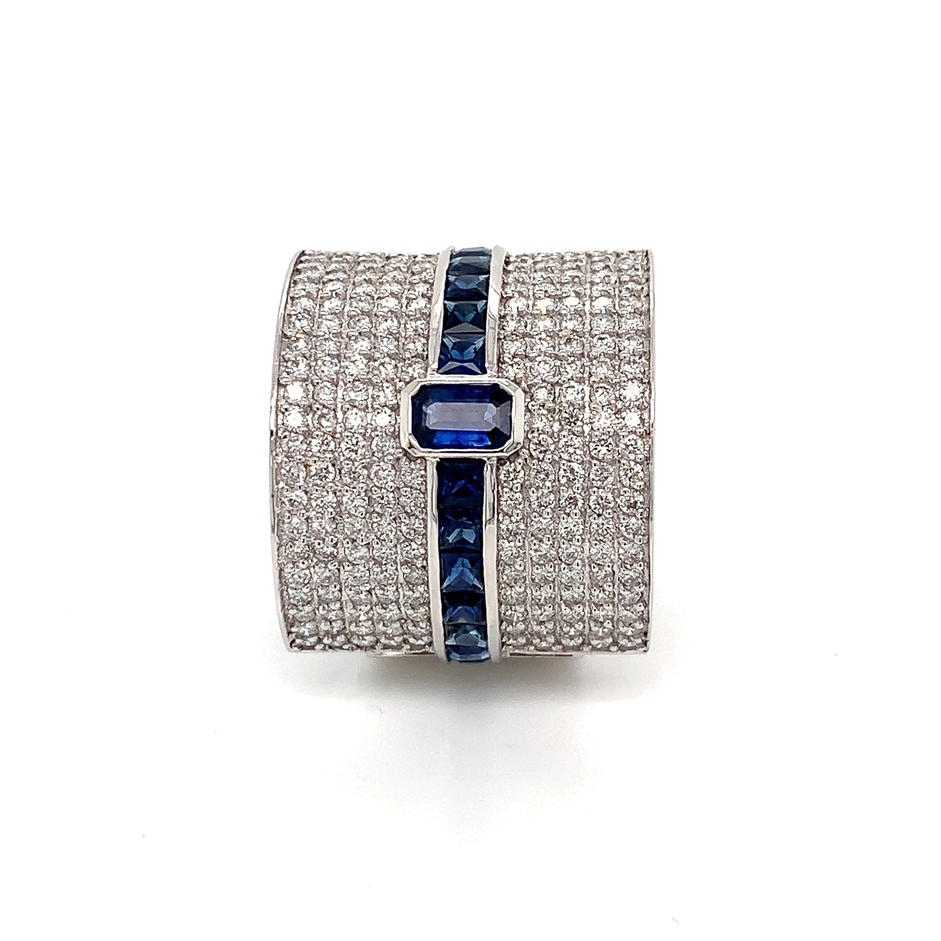 OWN Your Story Anillo con cinturón de oro blanco de 14 quilates con pavé de diamantes brillantes y zafiro baguette

OWN Your Story aporta sus 3 generaciones de tradición familiar y su experiencia sin parangón con el oro de 18 quilates, los diamantes