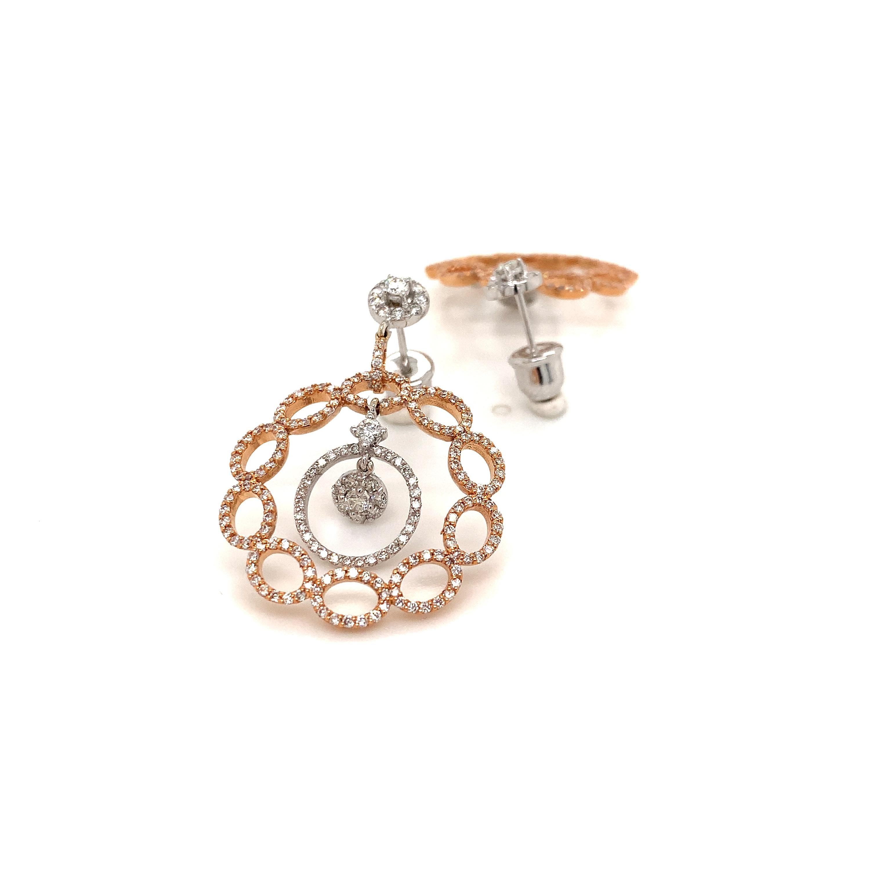 Contemporain Boucles d'oreilles en or rose 18 carats cloutées et superposées avec diamants, NEUVES dans votre histoire en vente