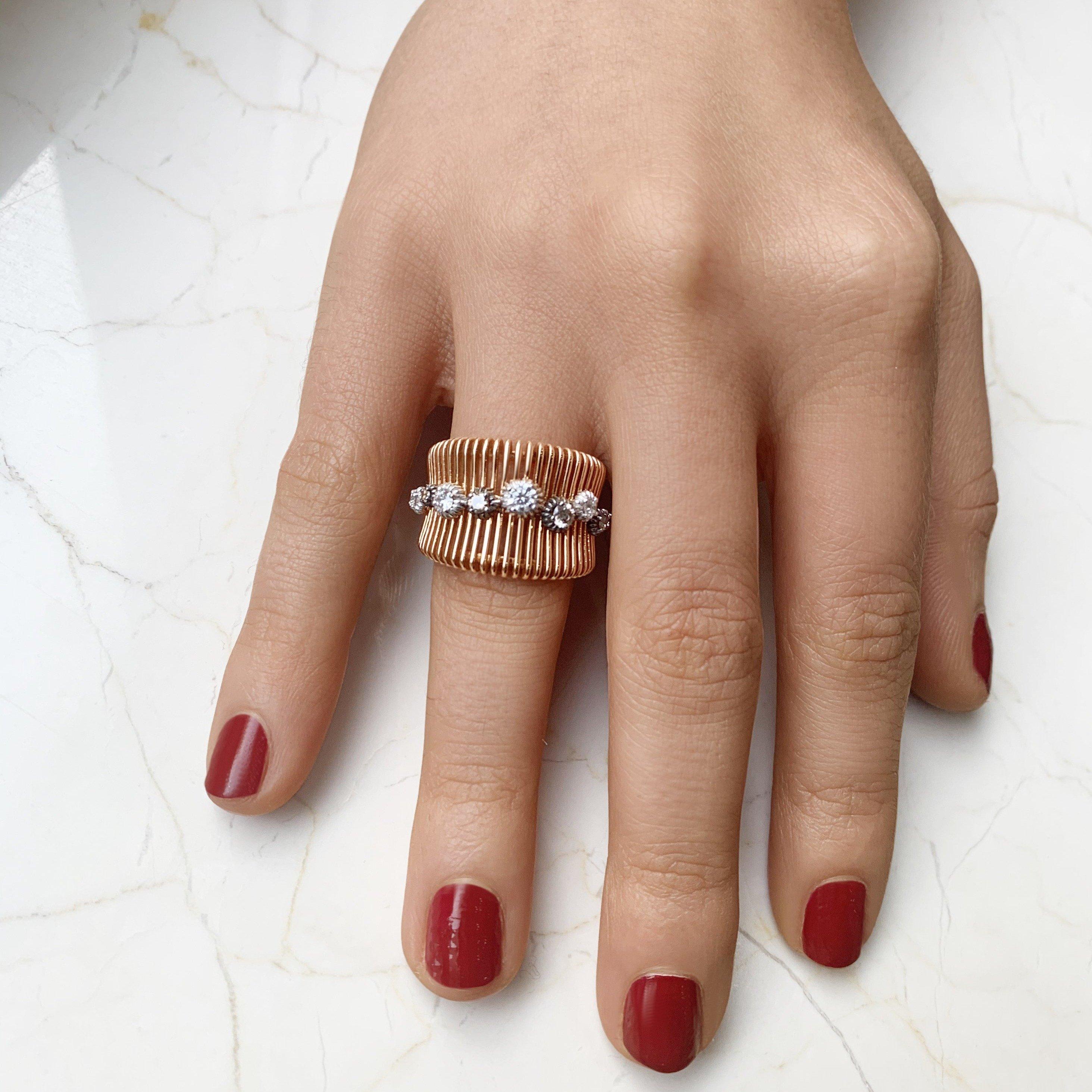 De las mujeres Anillo OWN Your Story Líneas Salpicadas de Diamantes Blanco y Coñac en Oro Rosa de 18 Kilates en venta