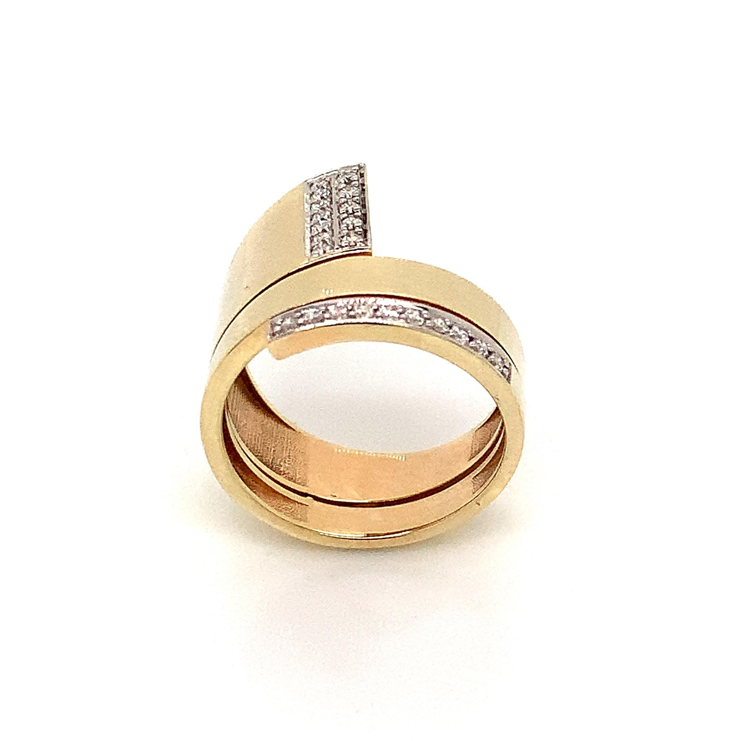 Anillo en espiral triple de oro amarillo de 18 quilates y diamantes OWN Your Story Contemporáneo en venta