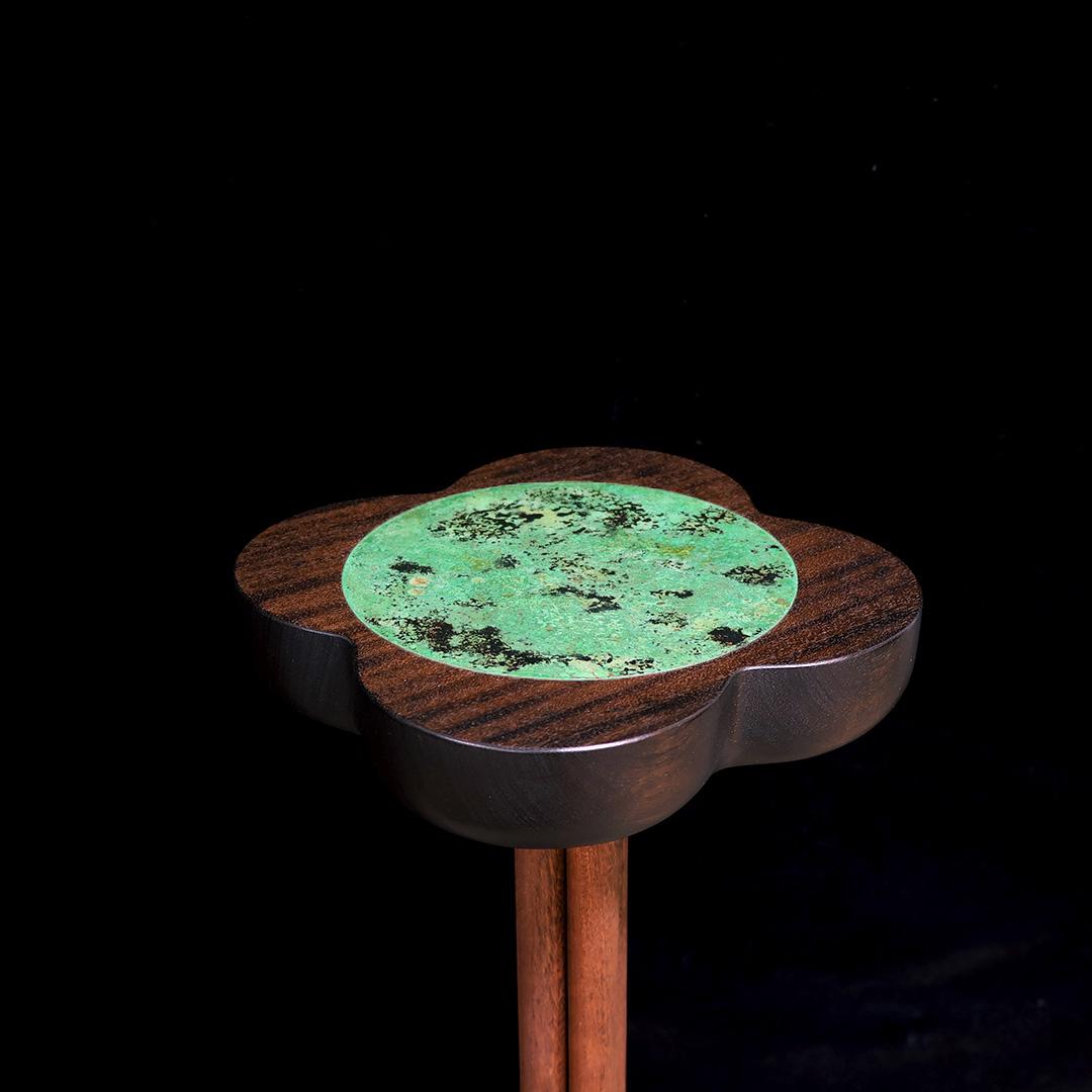 Gothique Oxalis Cocktail Stand - Table d'appoint gothique moderne à piédestal, fabriquée à la main en vente