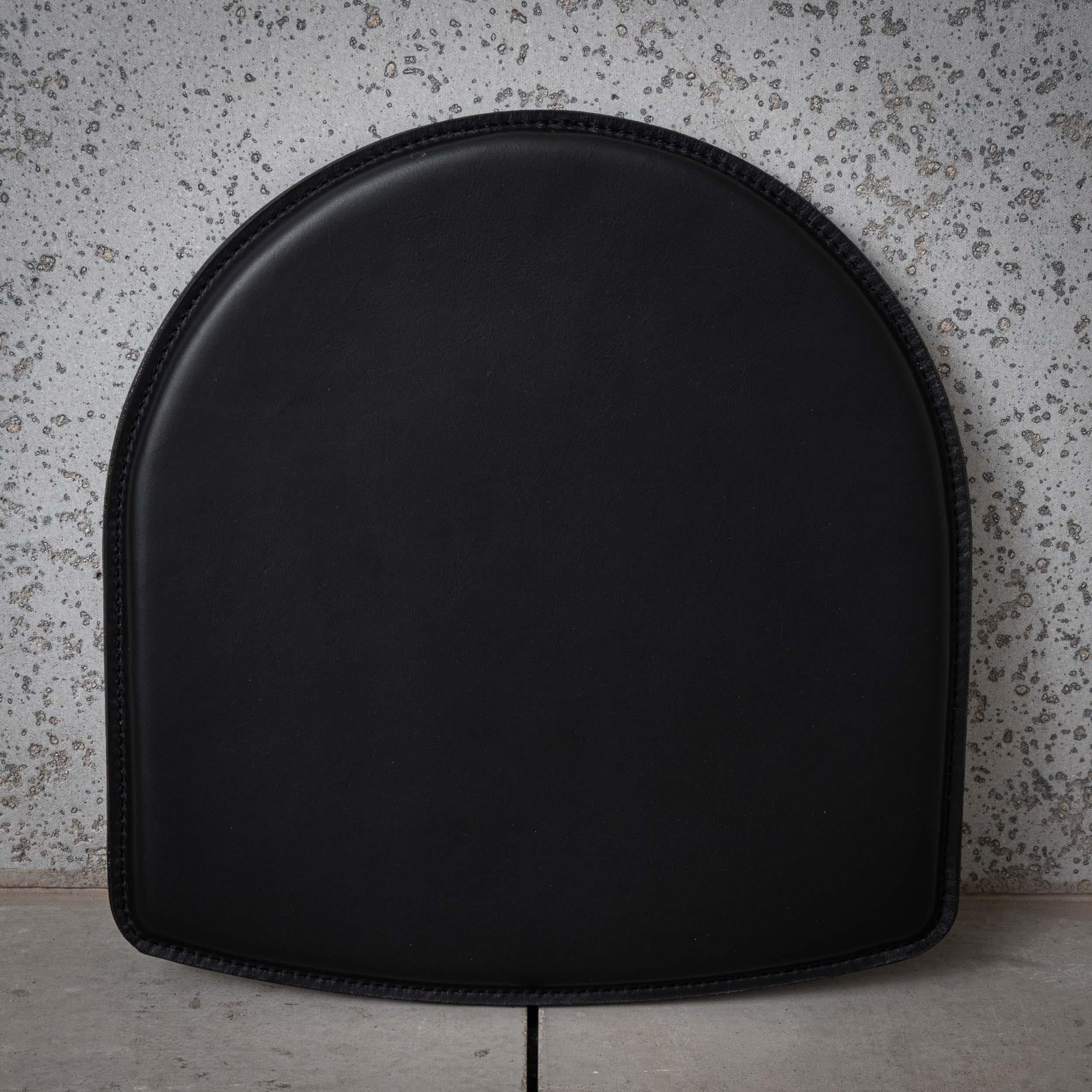 Oxbend Leather Seat Pad for the 5' Oxbend Bench For Sale 7