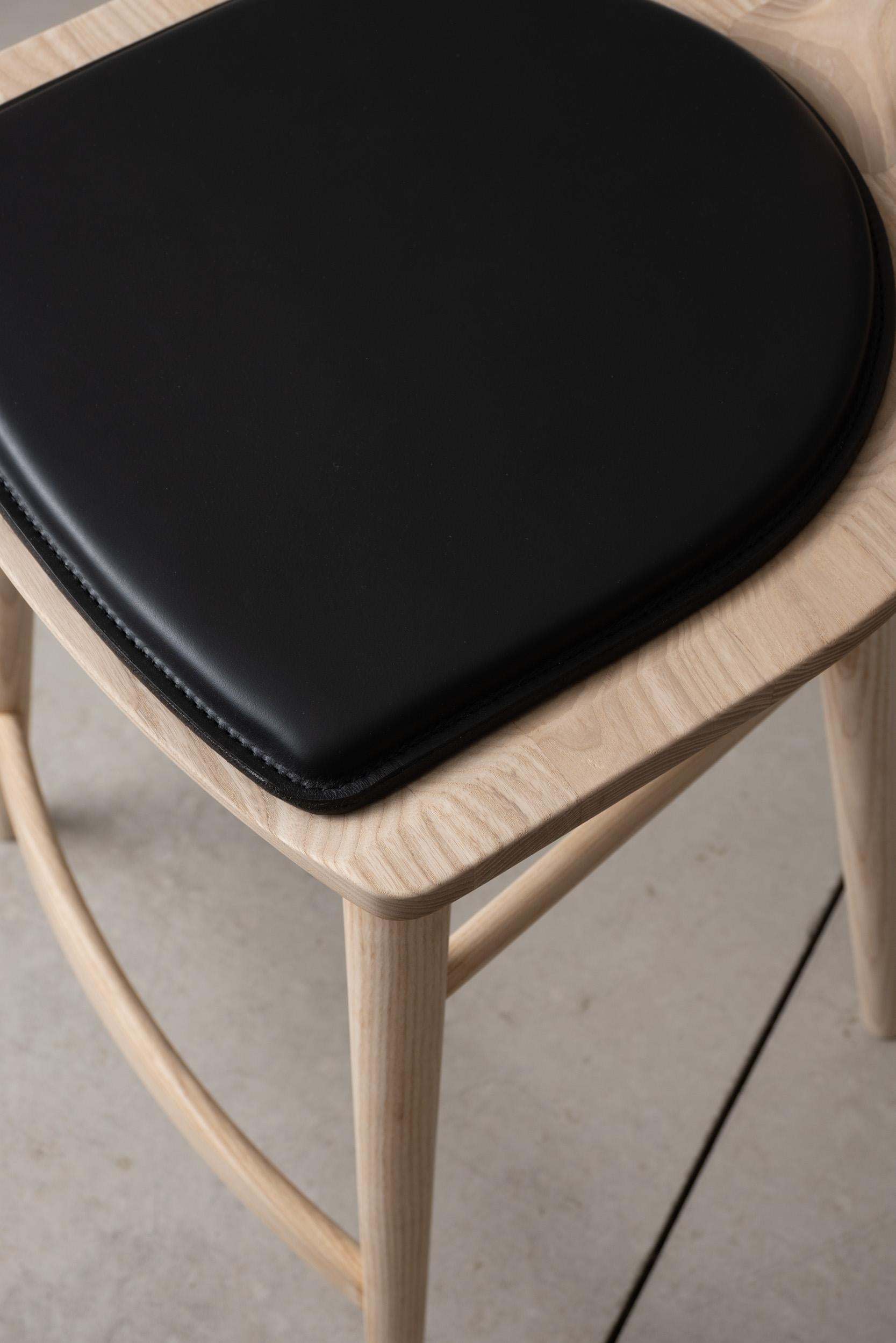 Oxbend Leather Seat Pad for the 5' Oxbend Bench For Sale 2