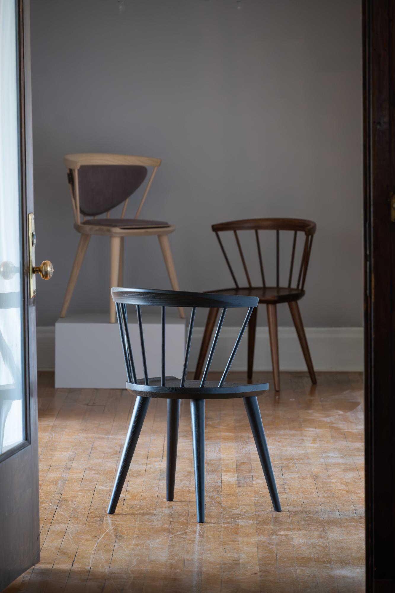 Oxbend Windsor Chair in Charcoal by Fernweh Woodworking In New Condition For Sale In Bend, OR