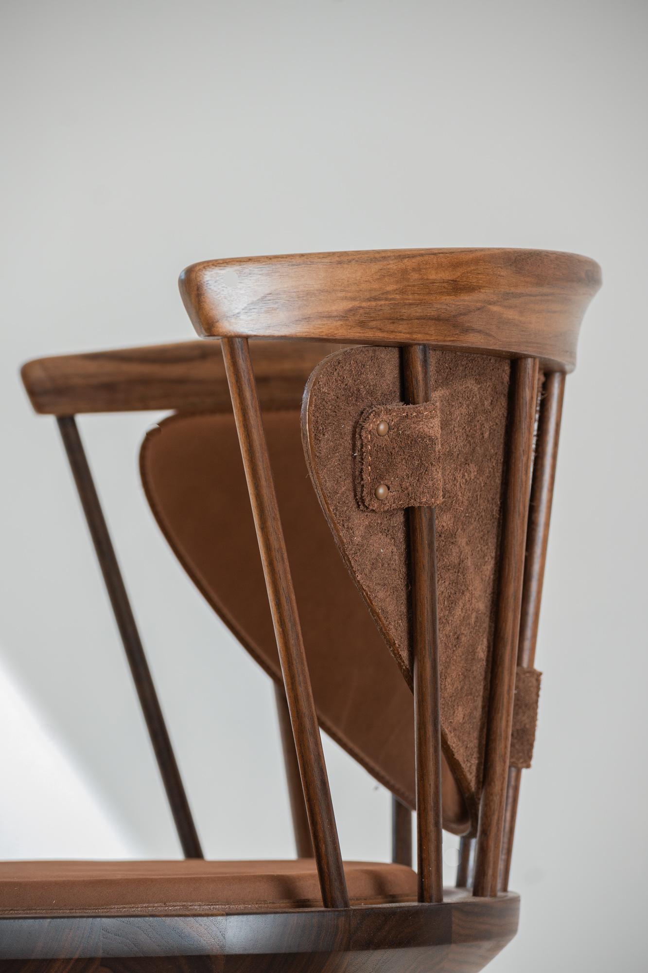 Oxbend Windsor Chair in Walnut by Fernweh Woodworking For Sale 4