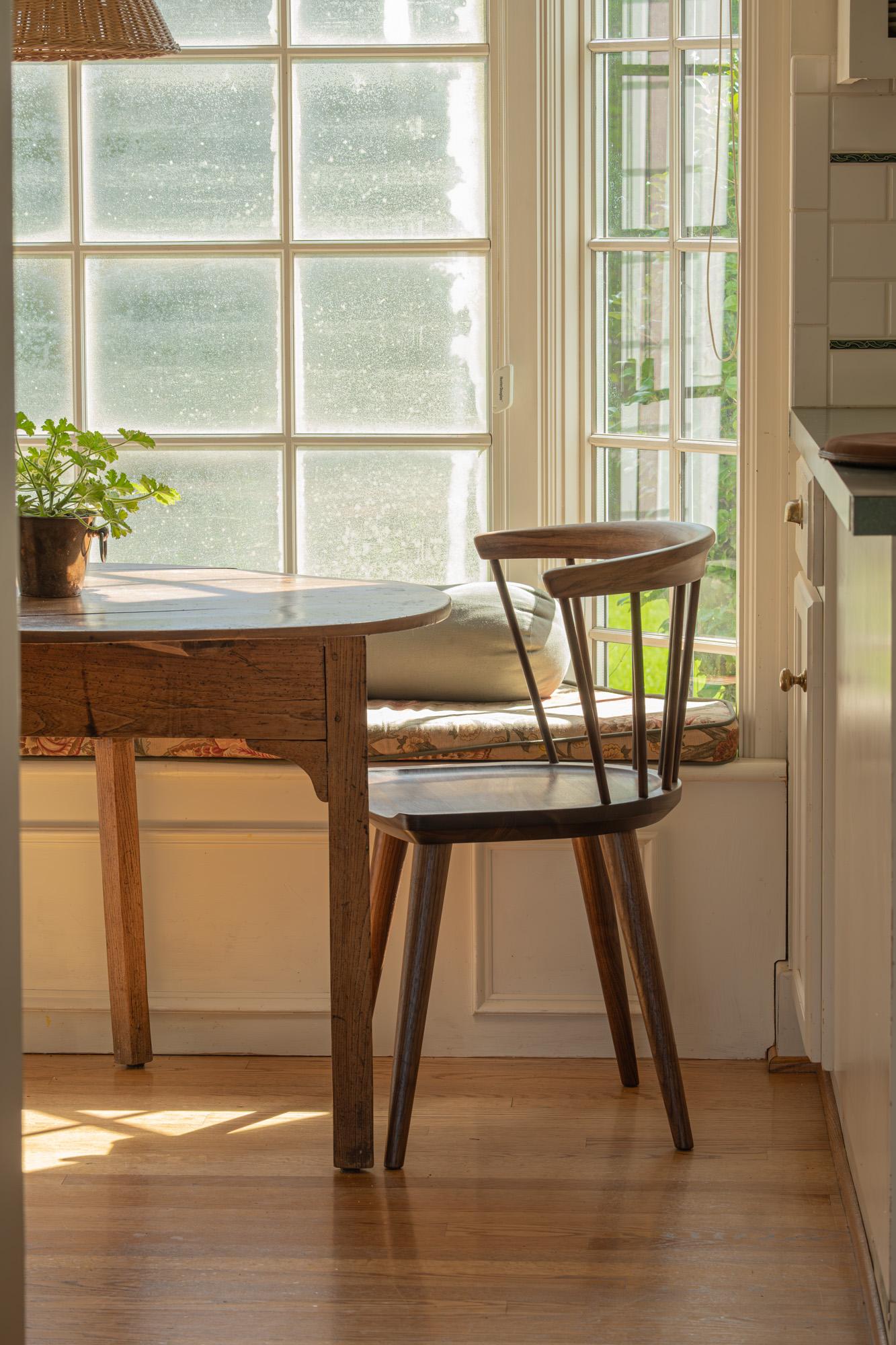 Oxbend Windsor Chair in Walnut by Fernweh Woodworking For Sale 8