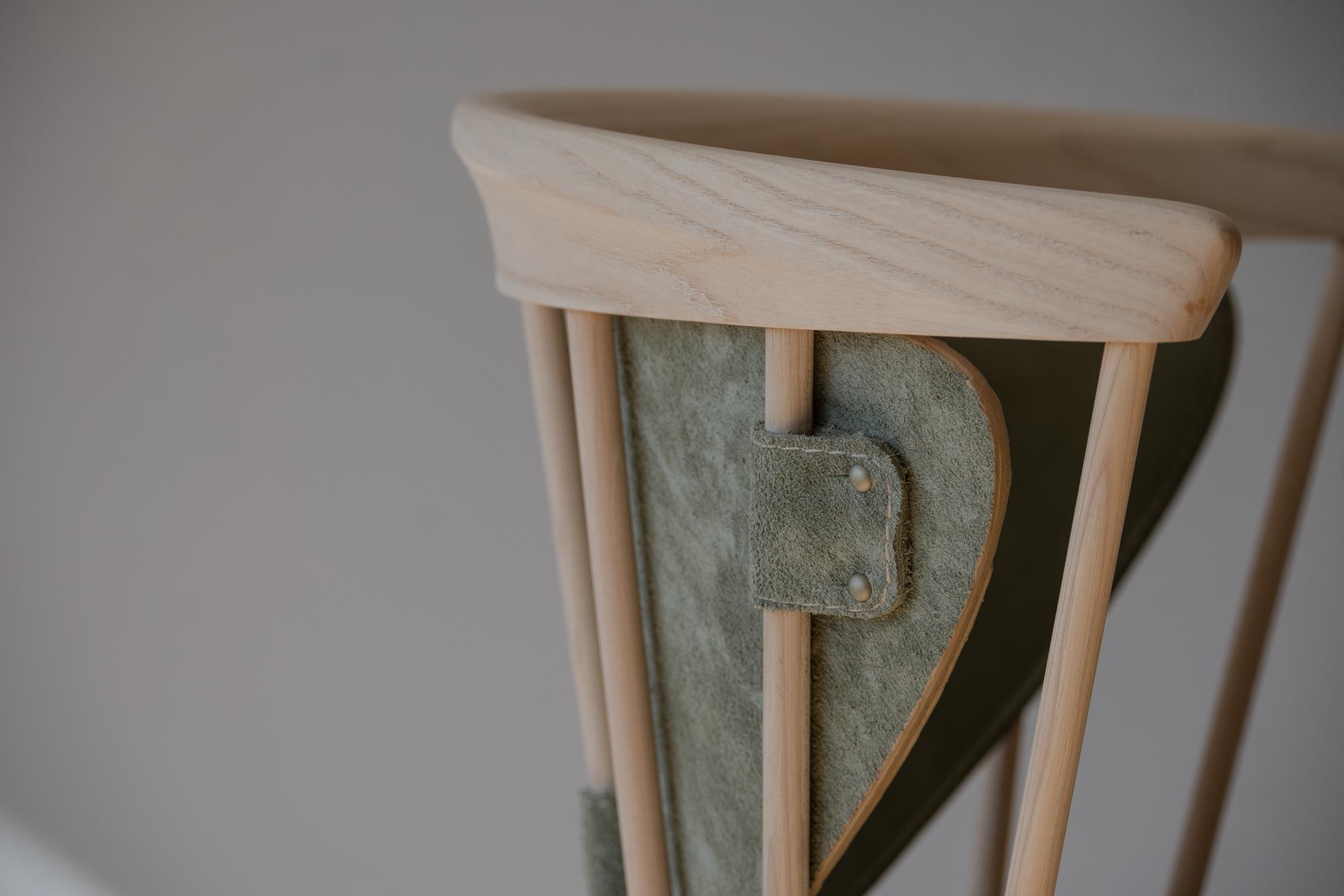Oxbend Windsor Chair in White Ash by Fernweh Woodworking For Sale 4