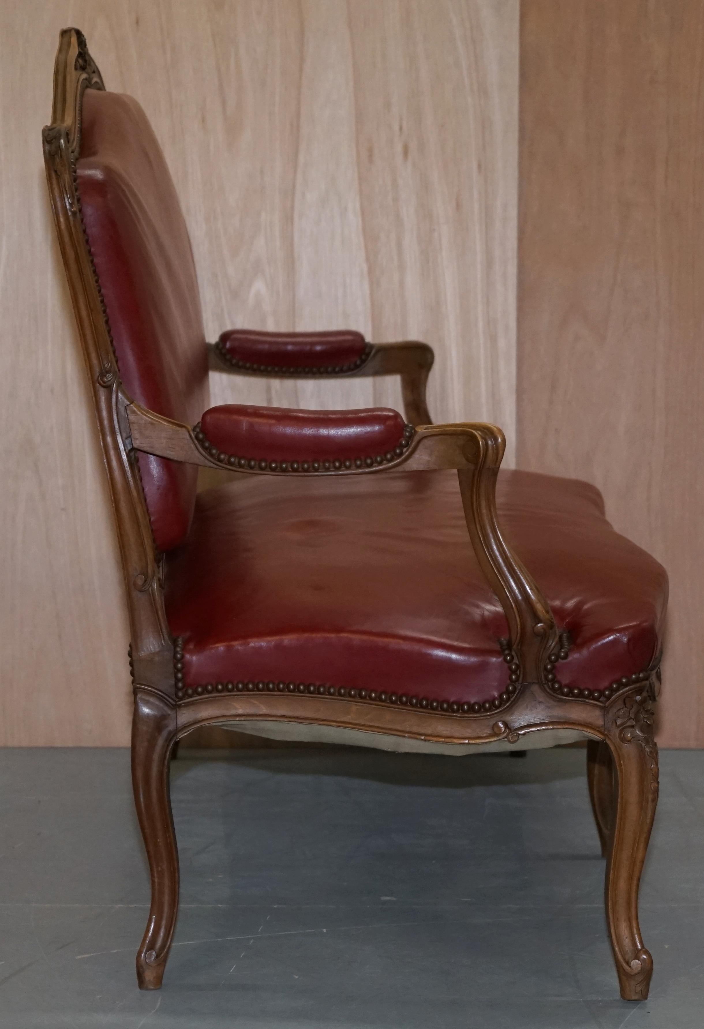 Oxblood Leather French Louis XV Style Salon Suite Walnut Armchairs & Sofa Settee For Sale 7