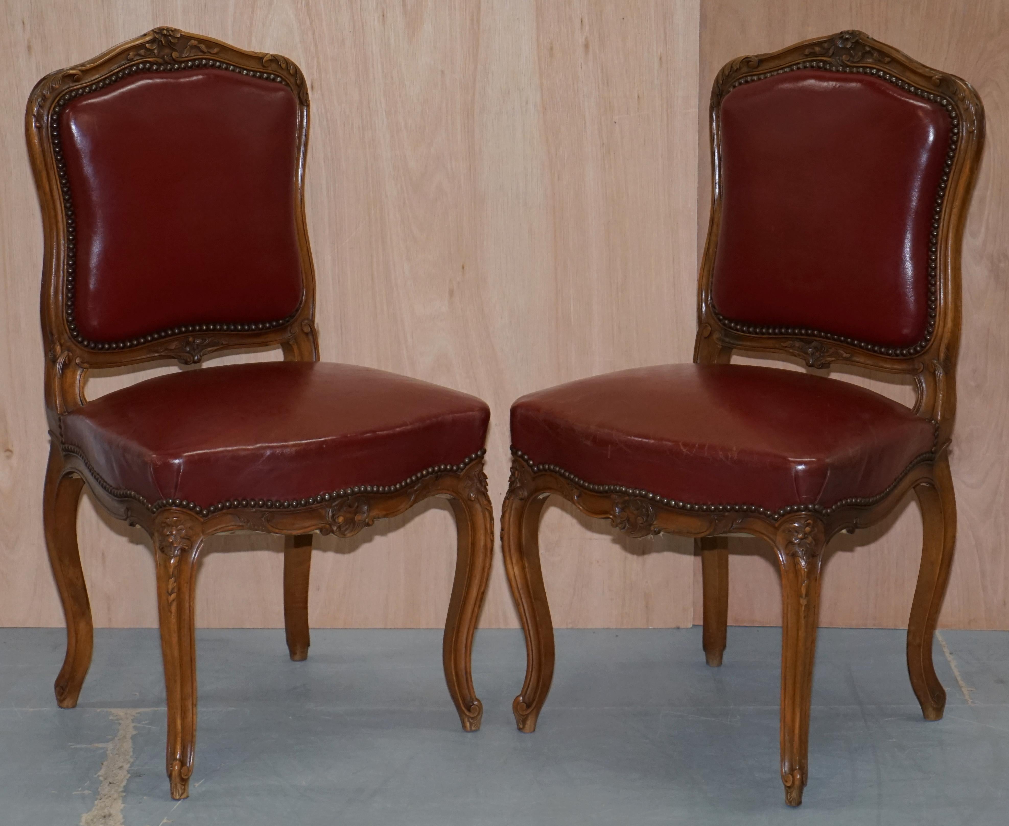 Oxblood Leather French Louis XV Style Salon Suite Walnut Armchairs & Sofa Settee For Sale 9