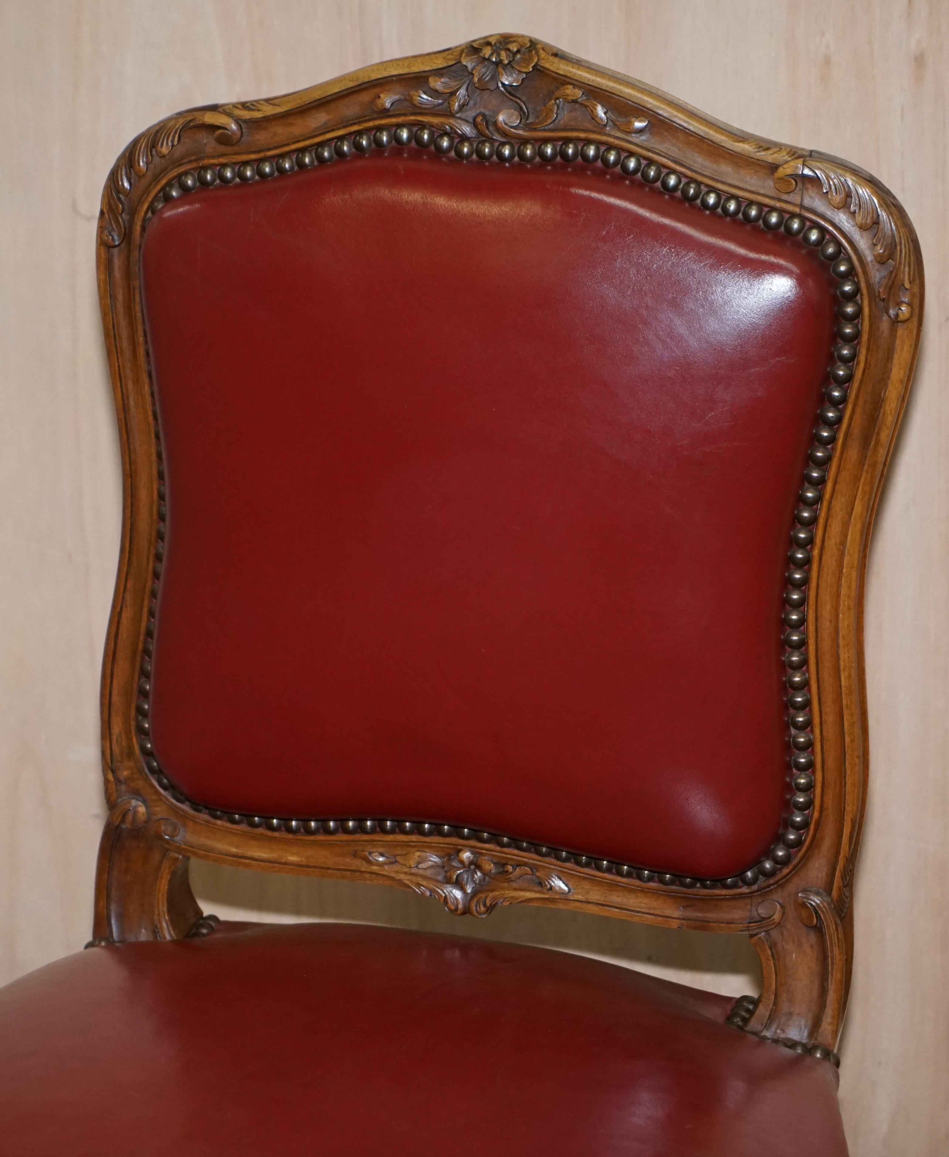 Oxblood Leather French Louis XV Style Salon Suite Walnut Armchairs & Sofa Settee For Sale 12