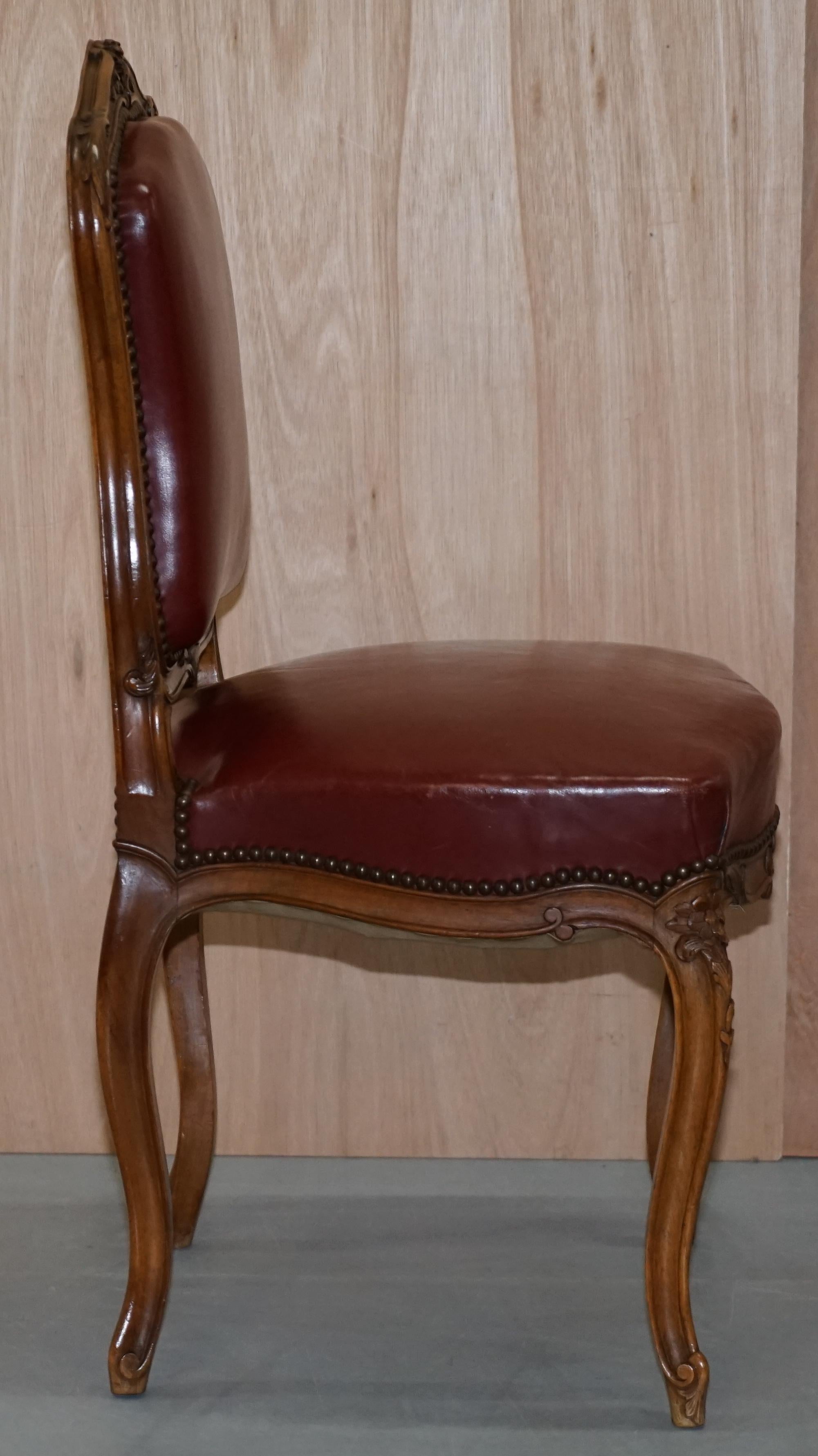 Oxblood Leather French Louis XV Style Salon Suite Walnut Armchairs & Sofa Settee For Sale 14