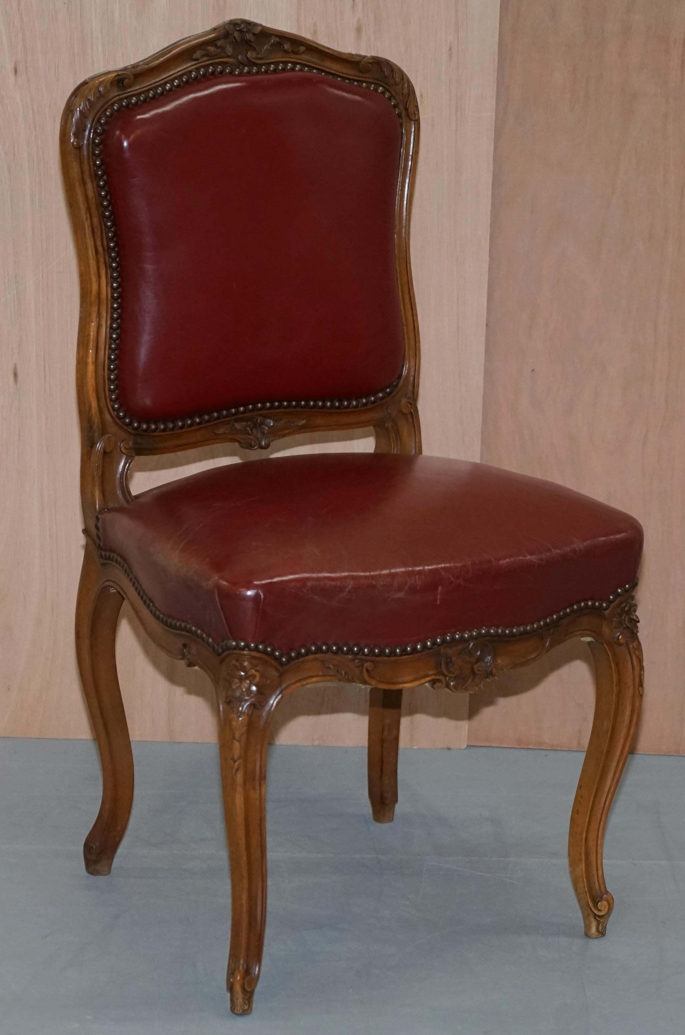 Oxblood Leather French Louis XV Style Salon Suite Walnut Armchairs & Sofa Settee For Sale 15
