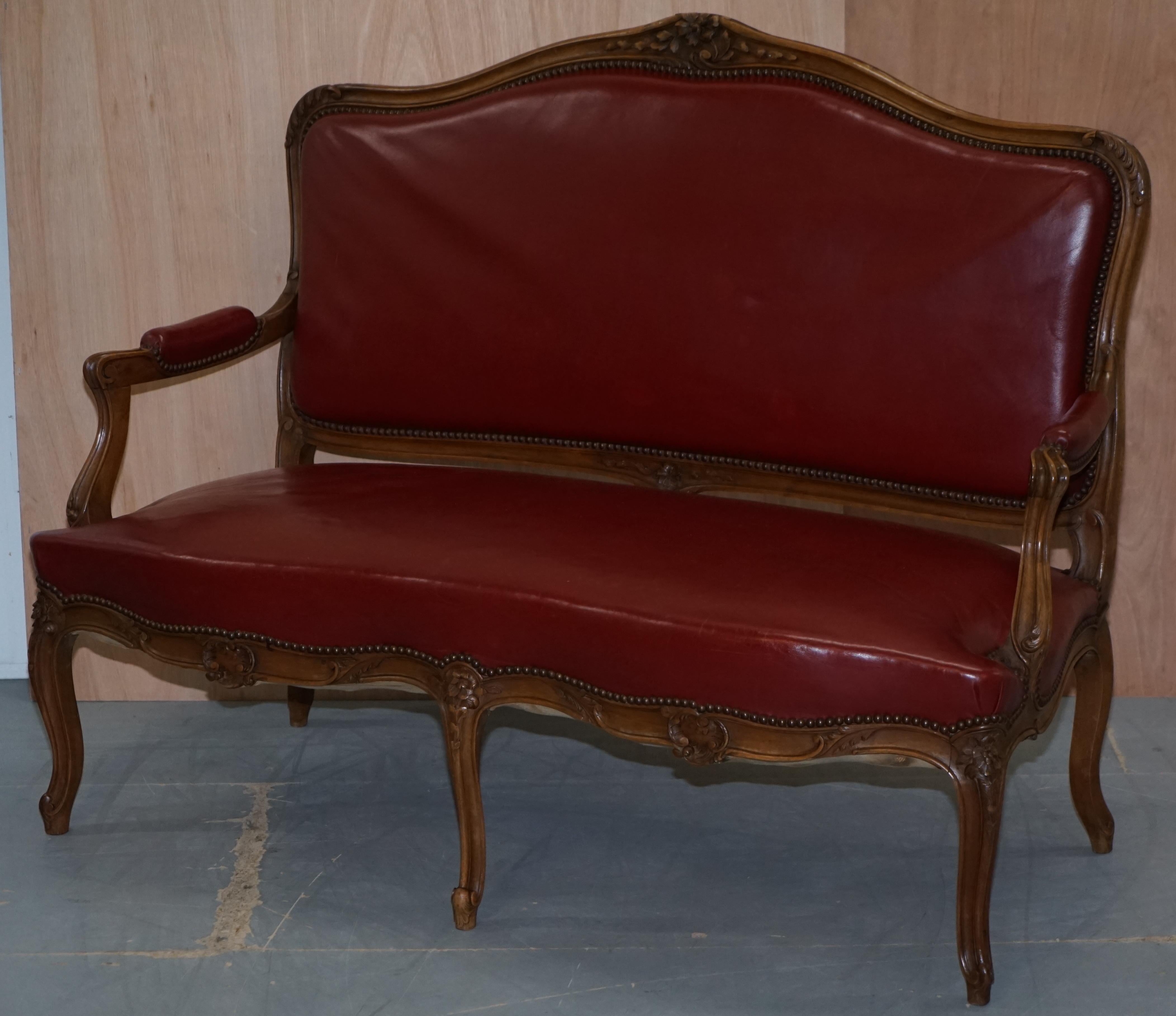 20th Century Oxblood Leather French Louis XV Style Salon Suite Walnut Armchairs & Sofa Settee For Sale