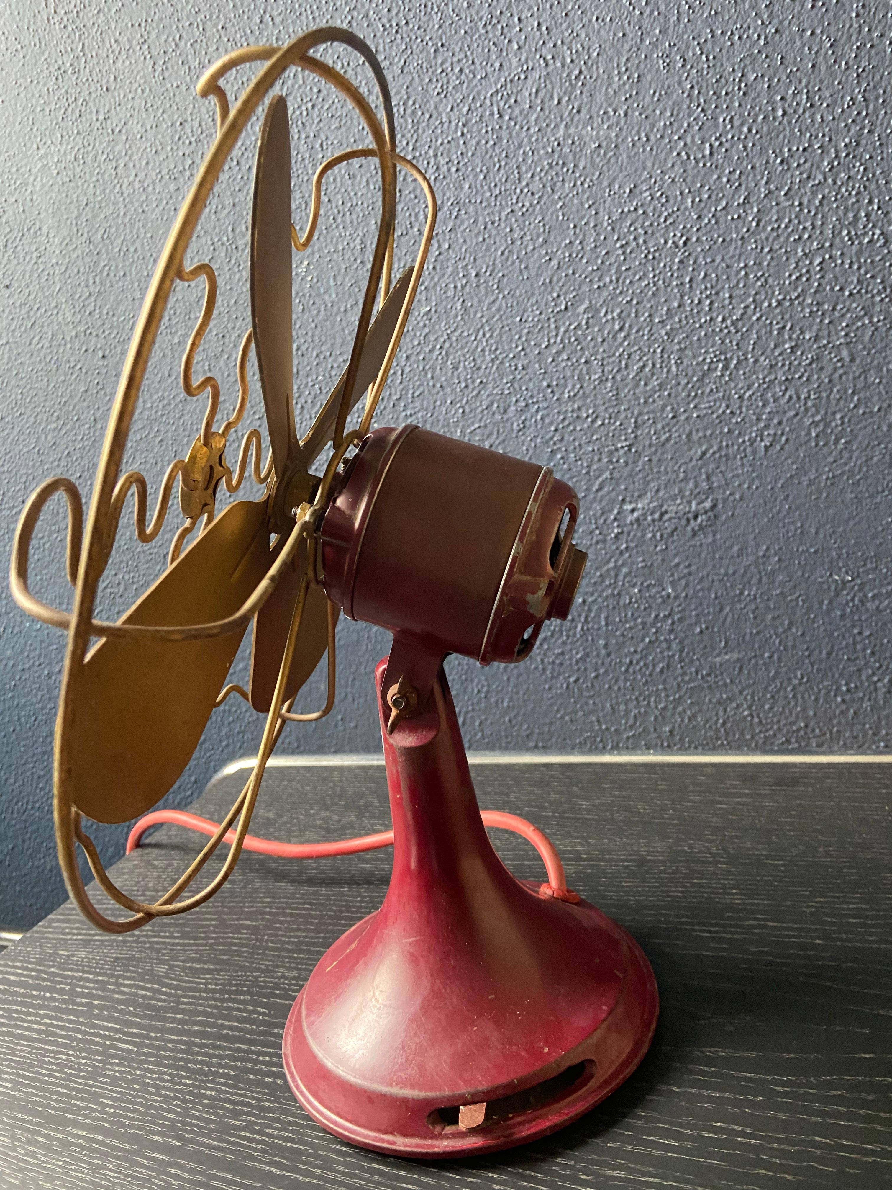 Oxblood Red Fan by Siemens-Schuckert Model W 250 T, Germany, 1950s In Good Condition For Sale In Cork, IE