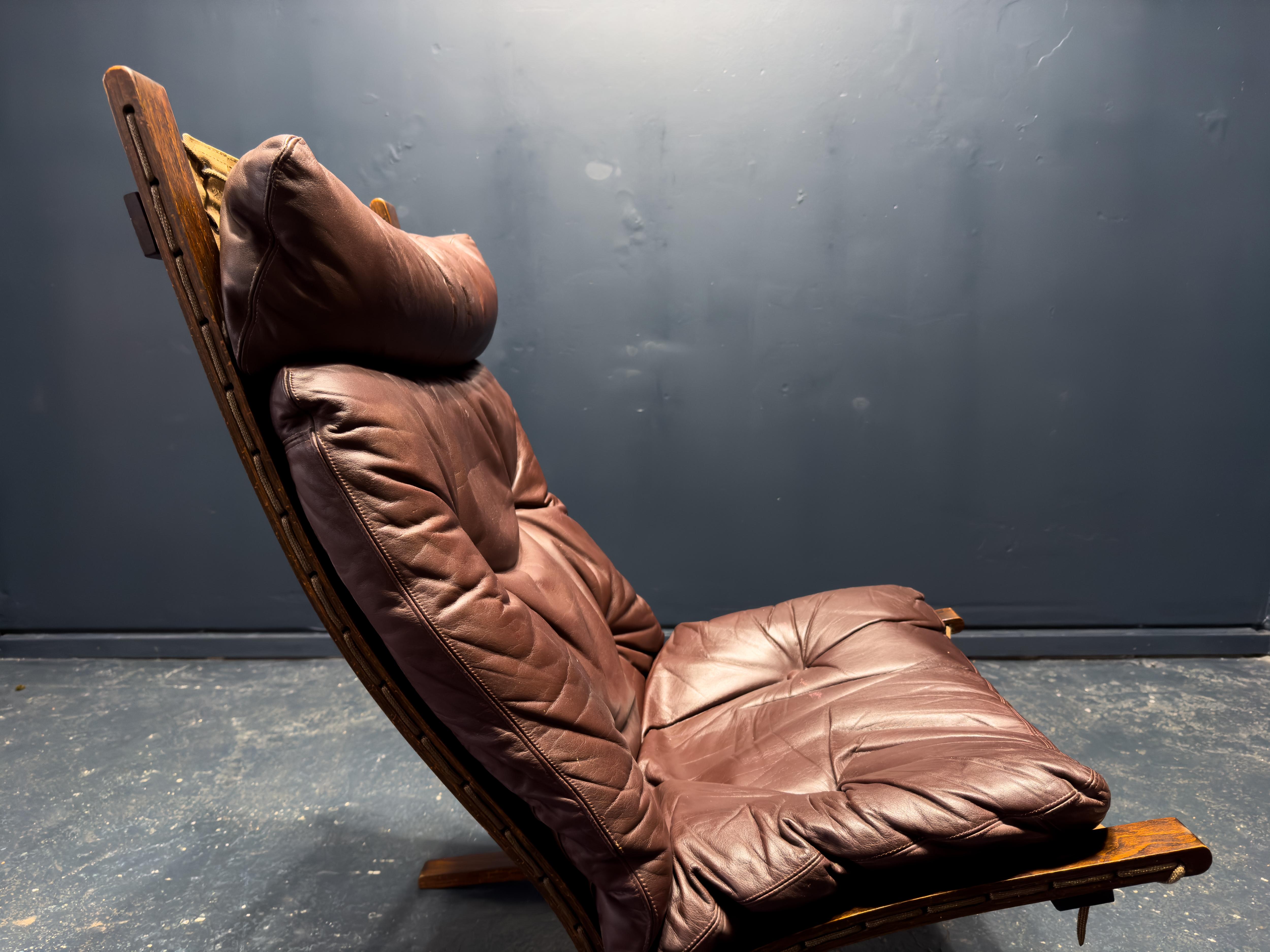 Oxblood Siesta Chair by Ingmar Relling For Sale 3